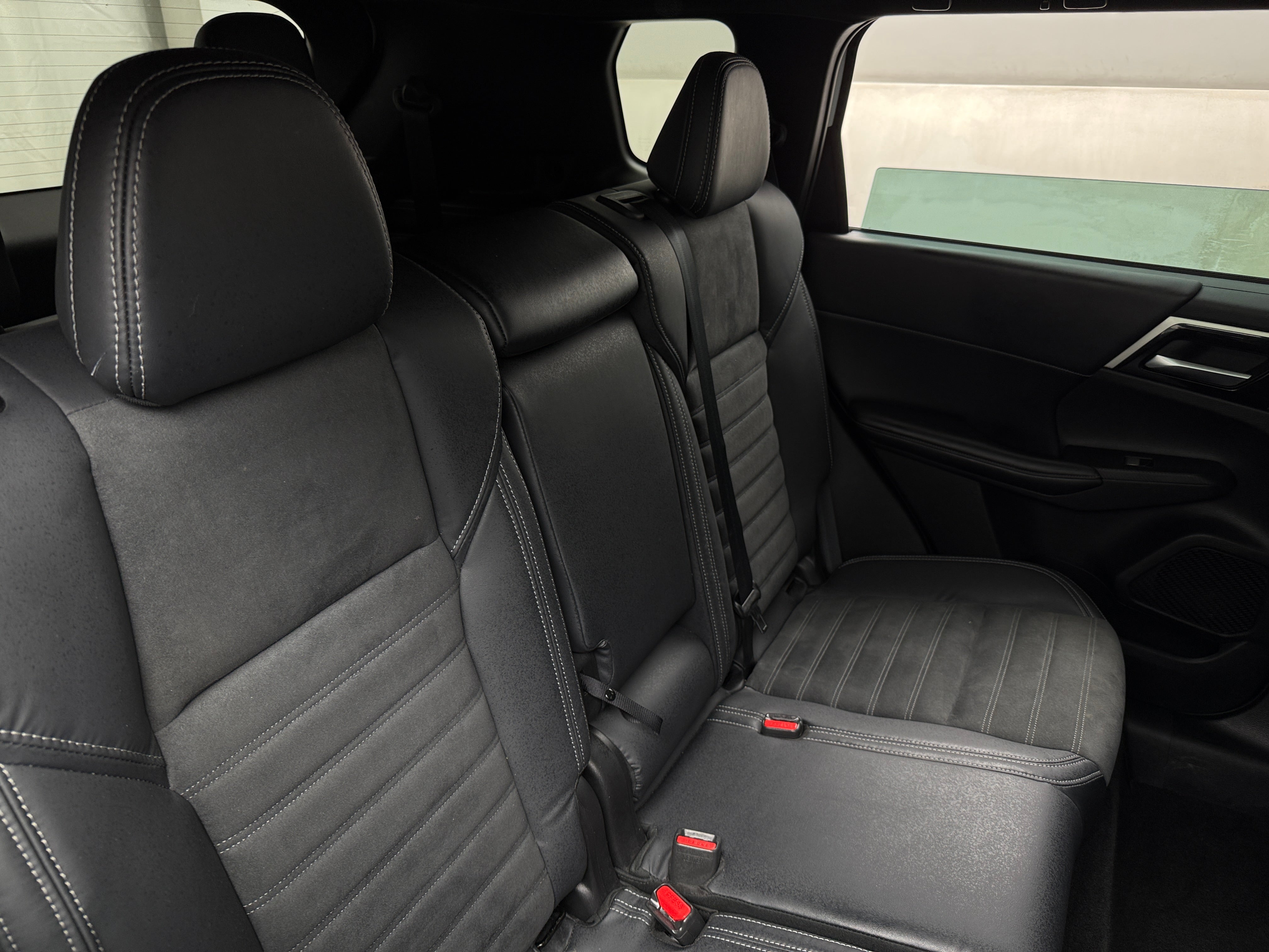 2022 Mitsubishi Outlander Black Edition
