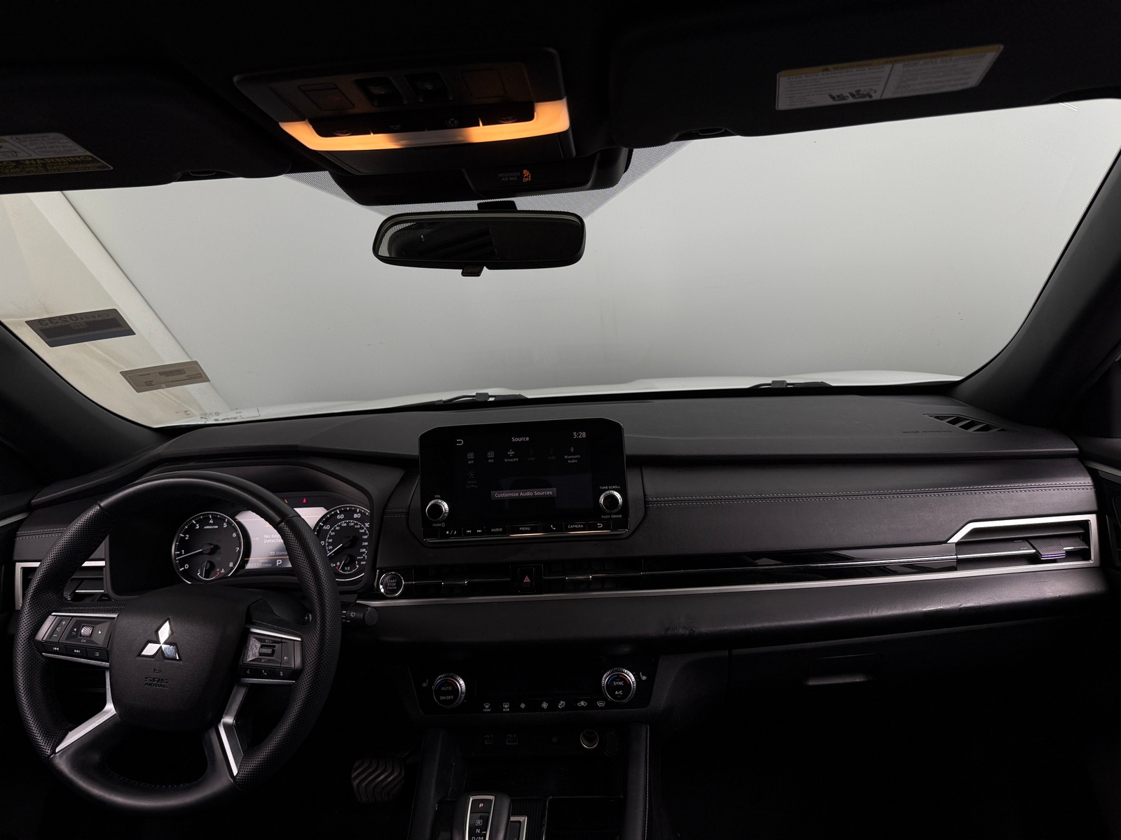 Thumbnail: 2022 Mitsubishi Outlander - 2