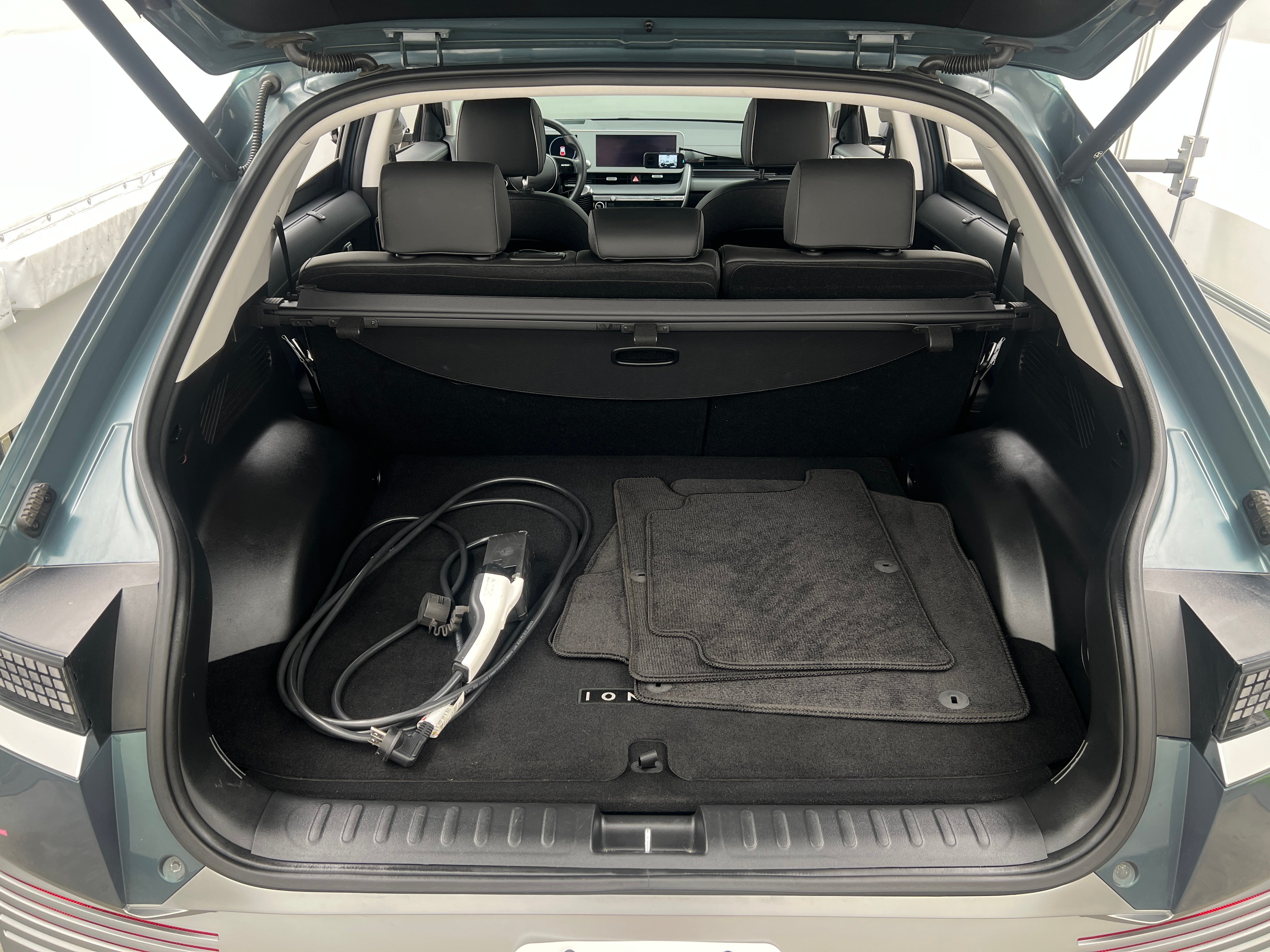 Used 2022 Hyundai IONIQ 5 Limited with VIN KM8KRDAF5NU072171 for sale in Auburn, WA