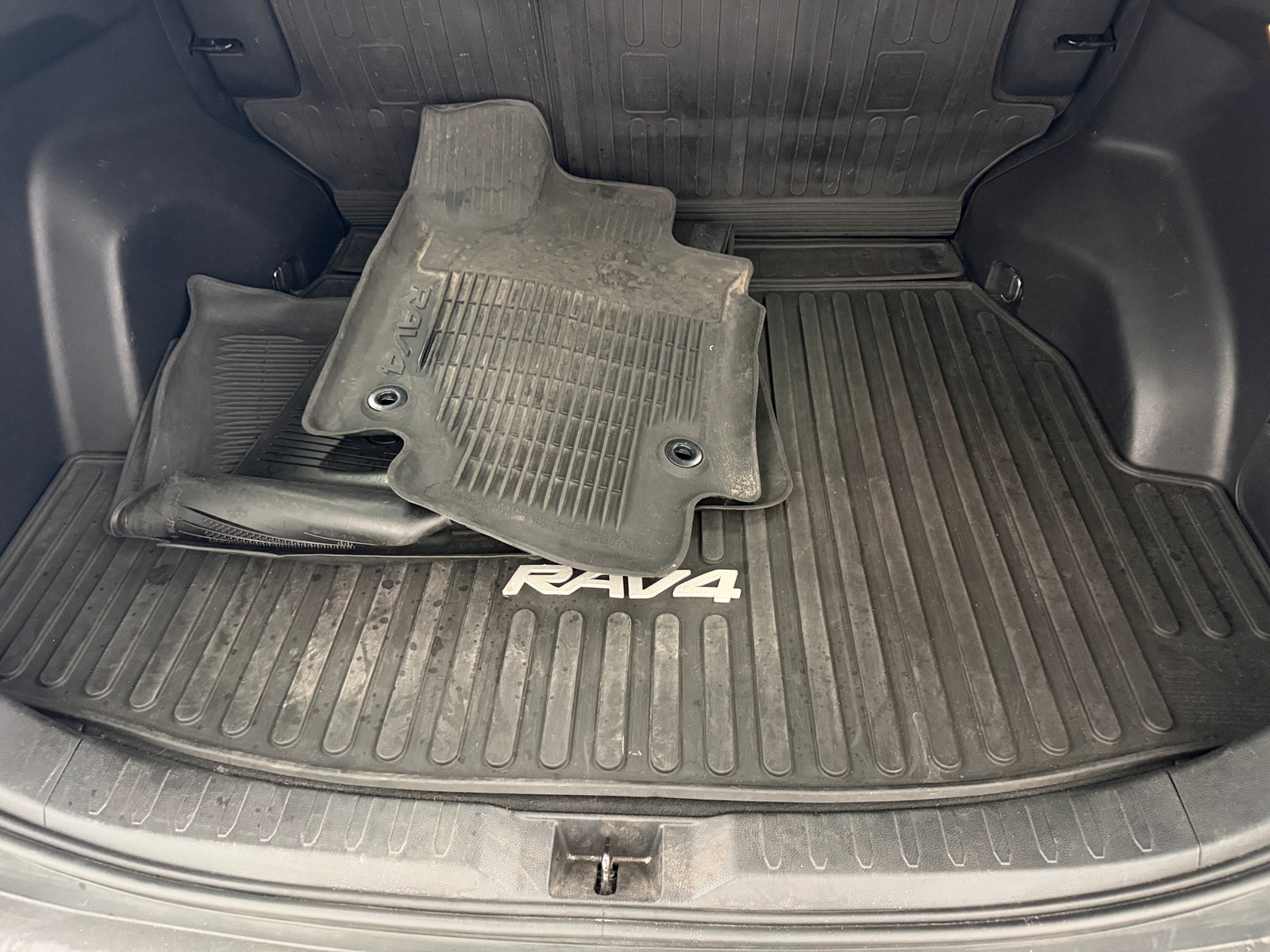 Thumbnail: 2021 Toyota RAV4 - 7