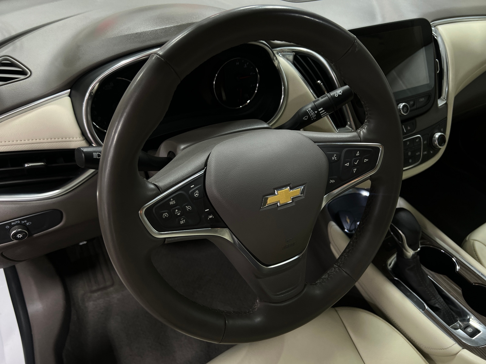 Thumbnail: 2024 Chevrolet Malibu - 4