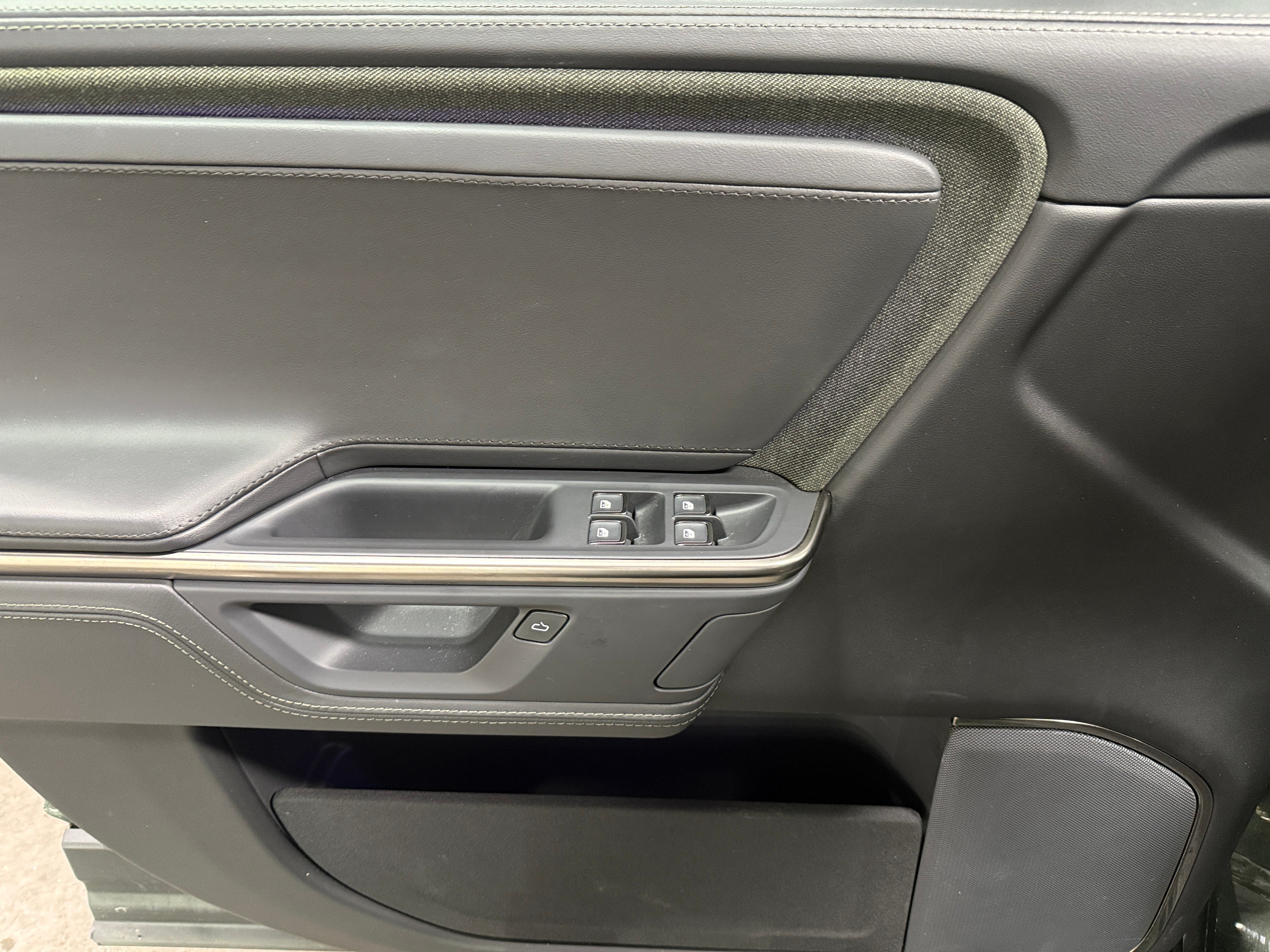 Used 2025 Rivian R1S Adventure with VIN 7PDSGBBAXSN048982 for sale in Auburn, WA