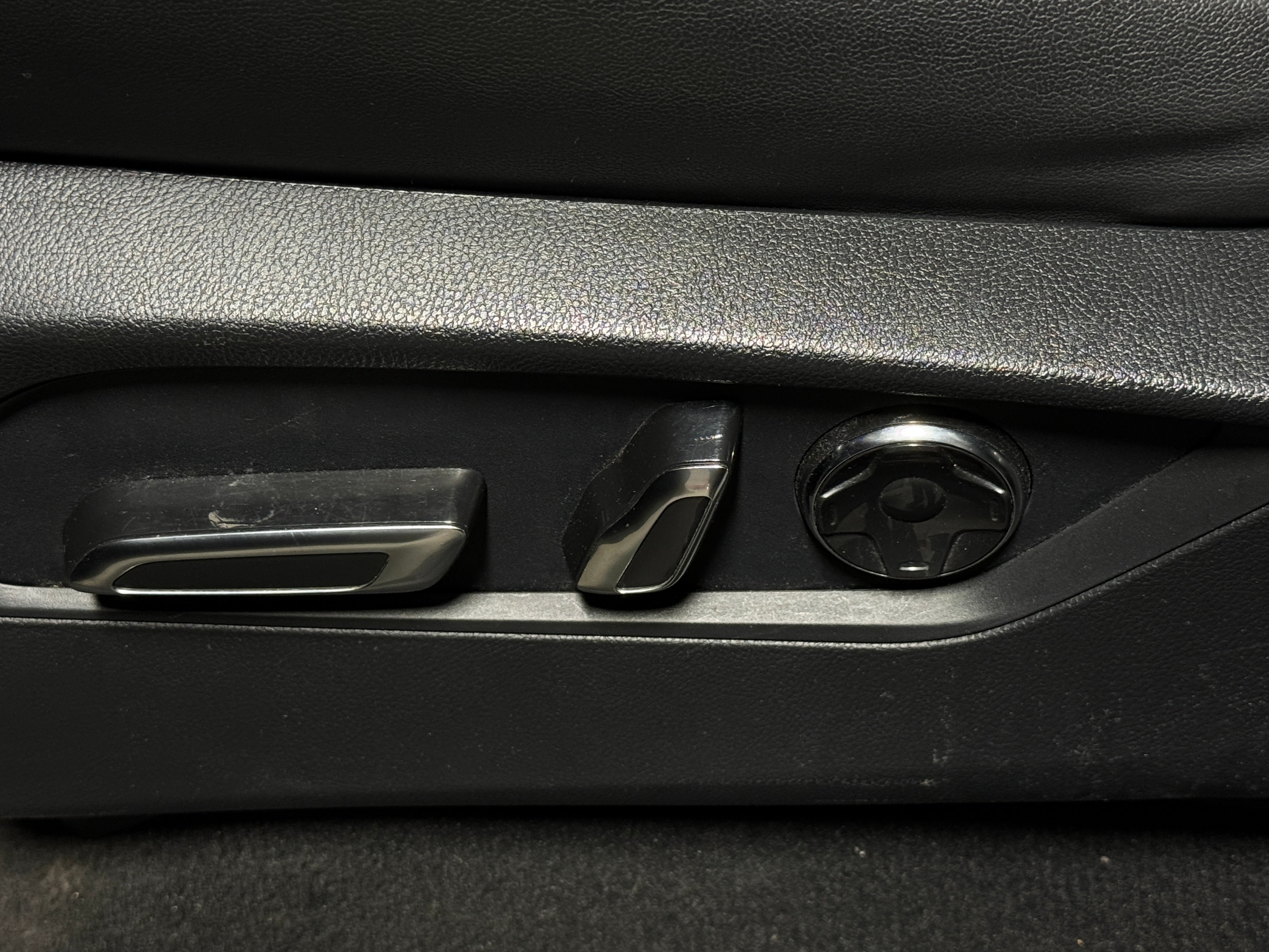 2023 Acura MDX Technology Package - Photo 2