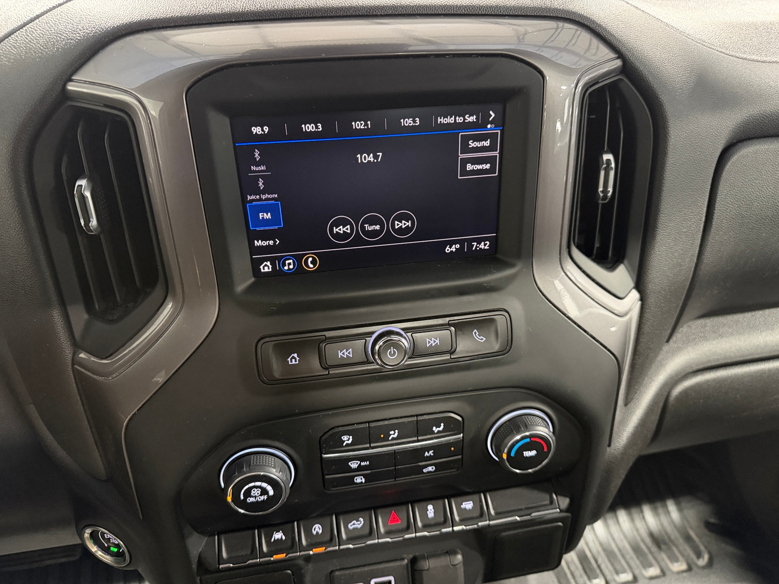 Thumbnail: 2023 Chevrolet Silverado 1500 - 3