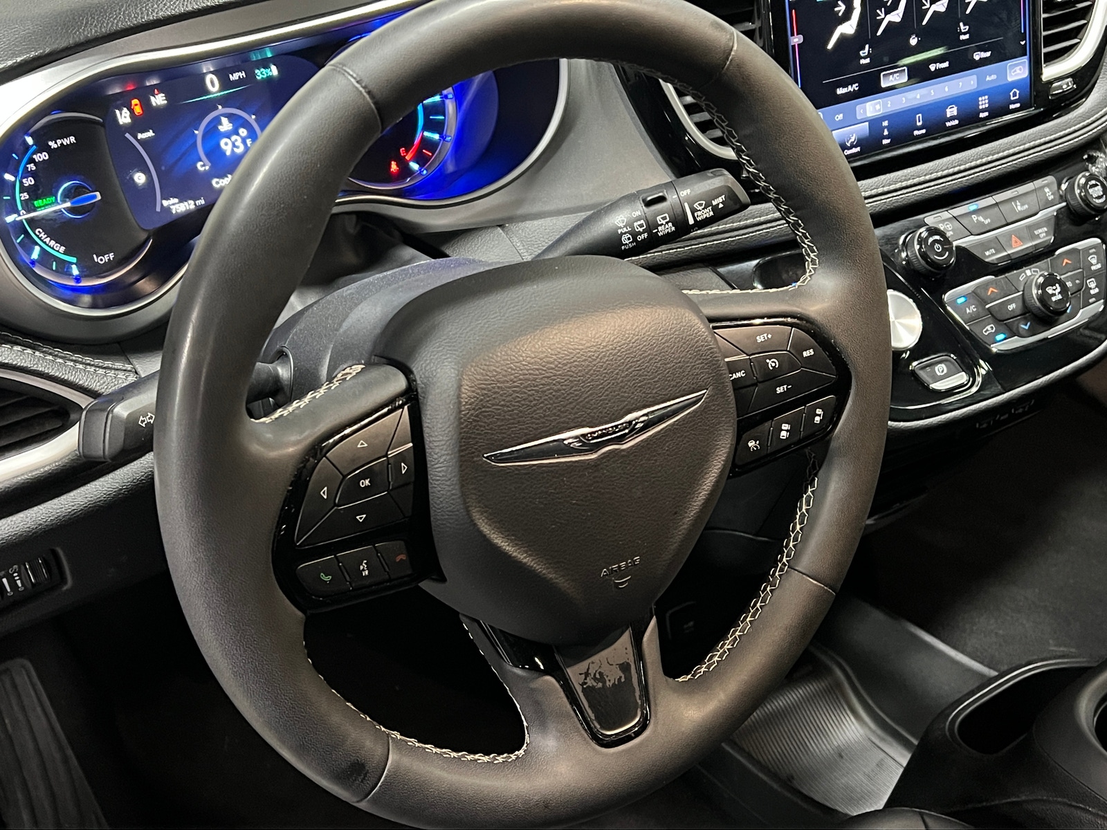 Thumbnail: 2024 Chrysler Pacifica - 4