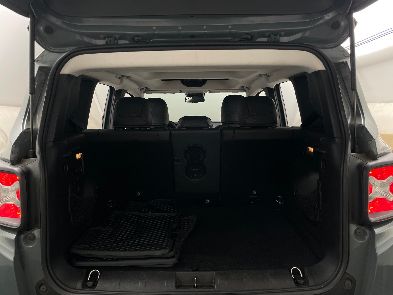 Thumbnail: 2016 Jeep Renegade - 6