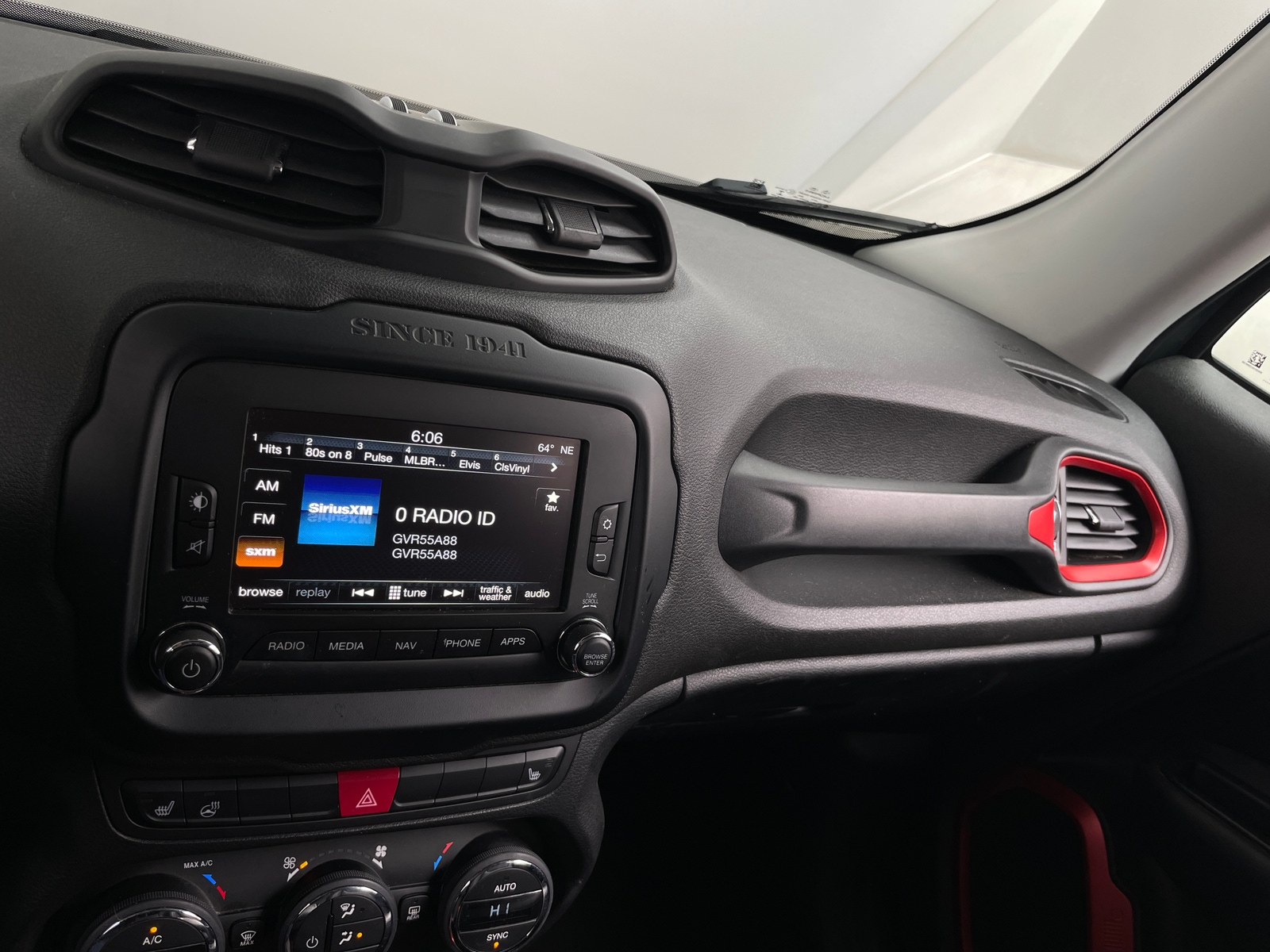 Thumbnail: 2016 Jeep Renegade - 3