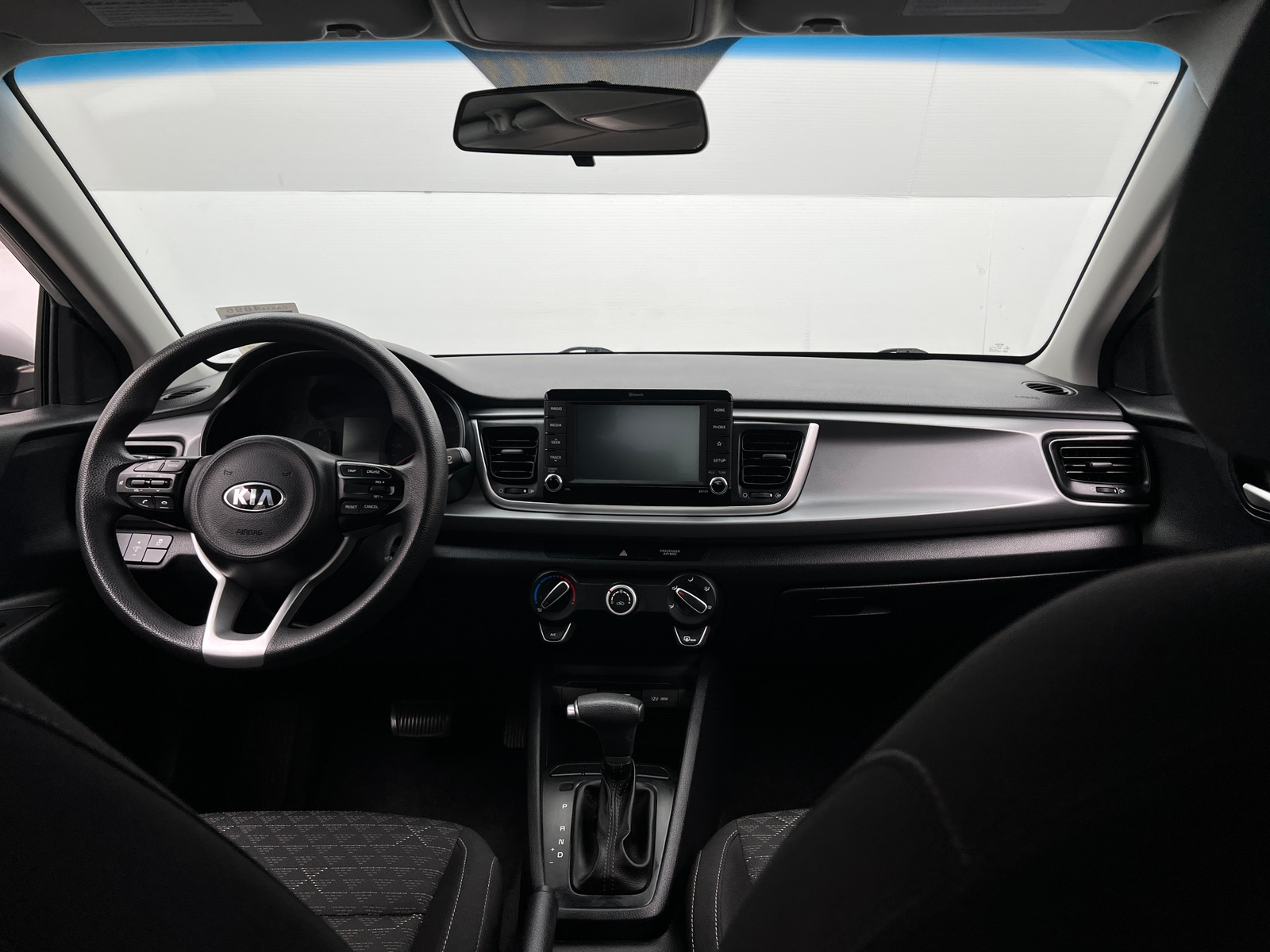 Thumbnail: 2020 Kia Rio - 3