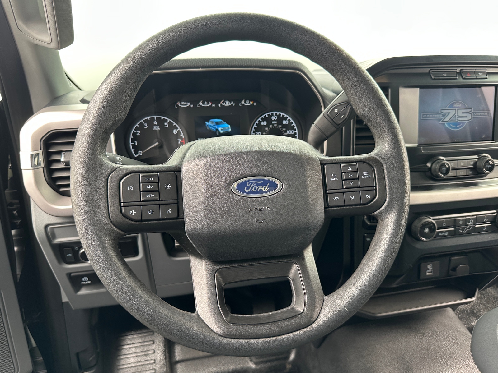Thumbnail: 2023 Ford Econoline - 4