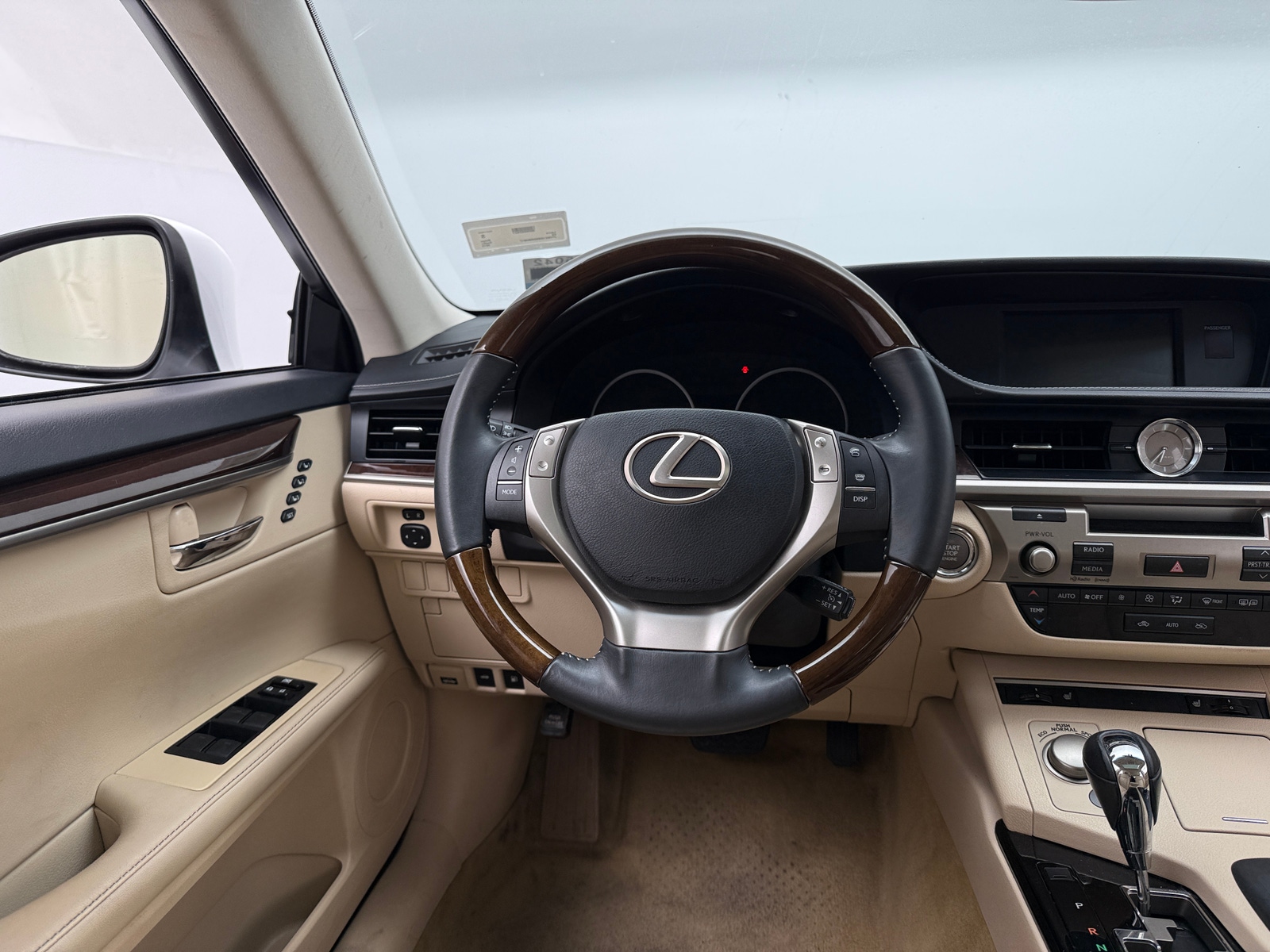 Thumbnail: 2013 Lexus ES - 5