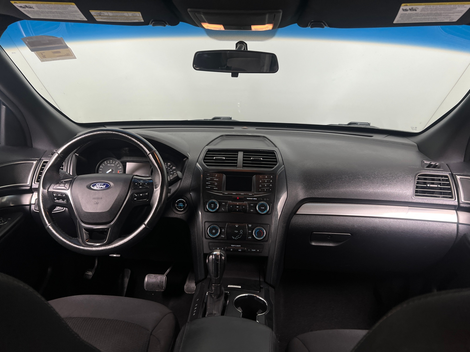 Thumbnail: 2019 Ford Explorer - 3