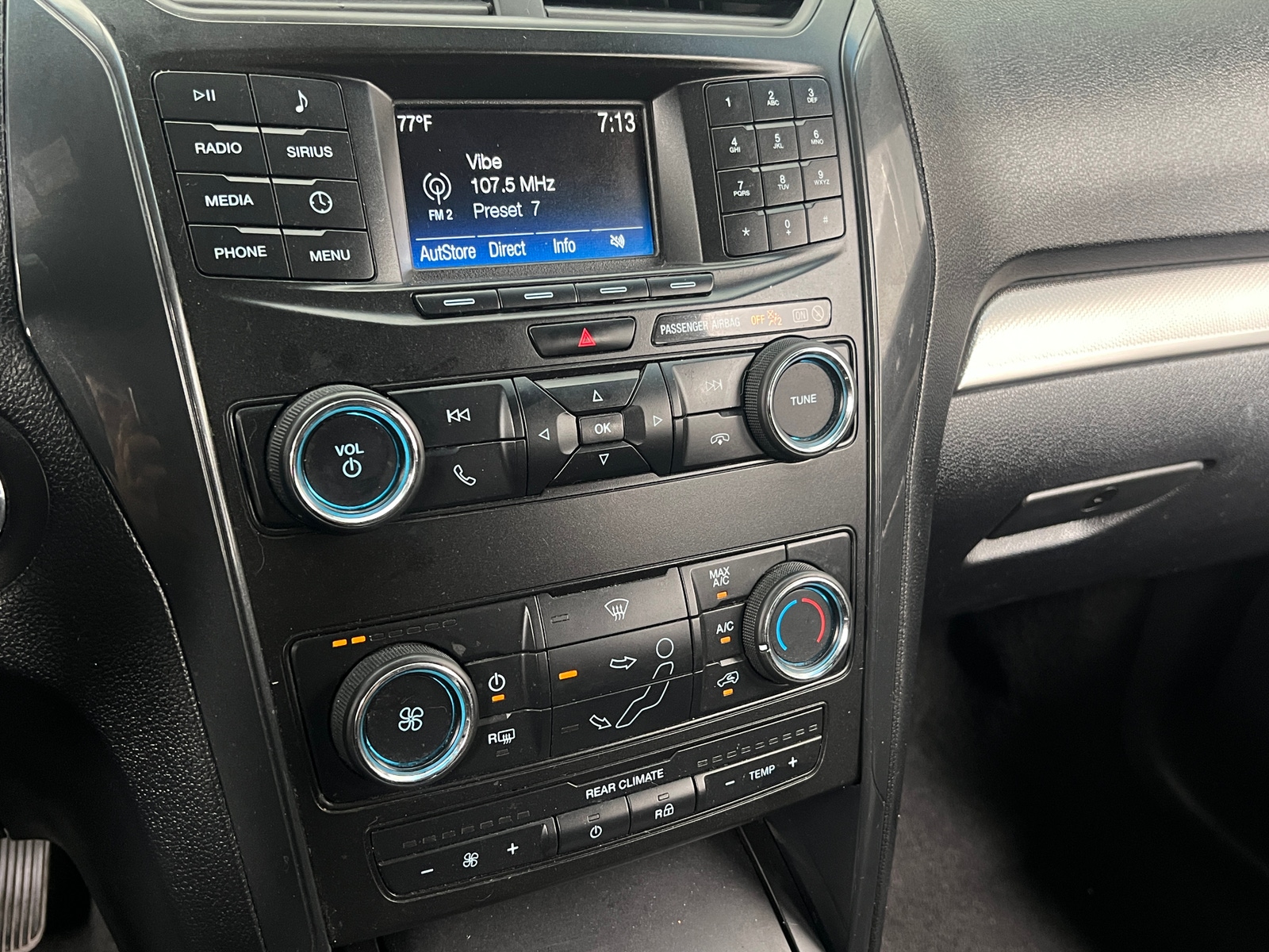 Thumbnail: 2019 Ford Explorer - 4
