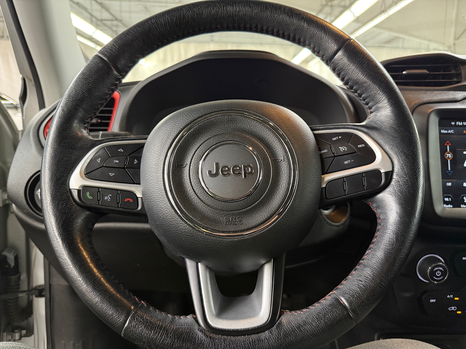 Thumbnail: 2019 Jeep Renegade - 5