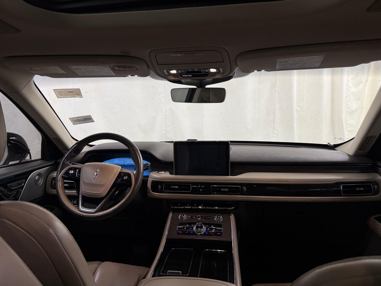 Thumbnail: 2020 Lincoln Aviator - 2