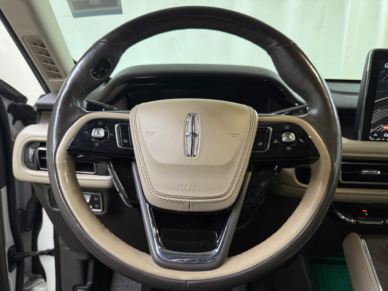 Thumbnail: 2020 Lincoln Aviator - 4