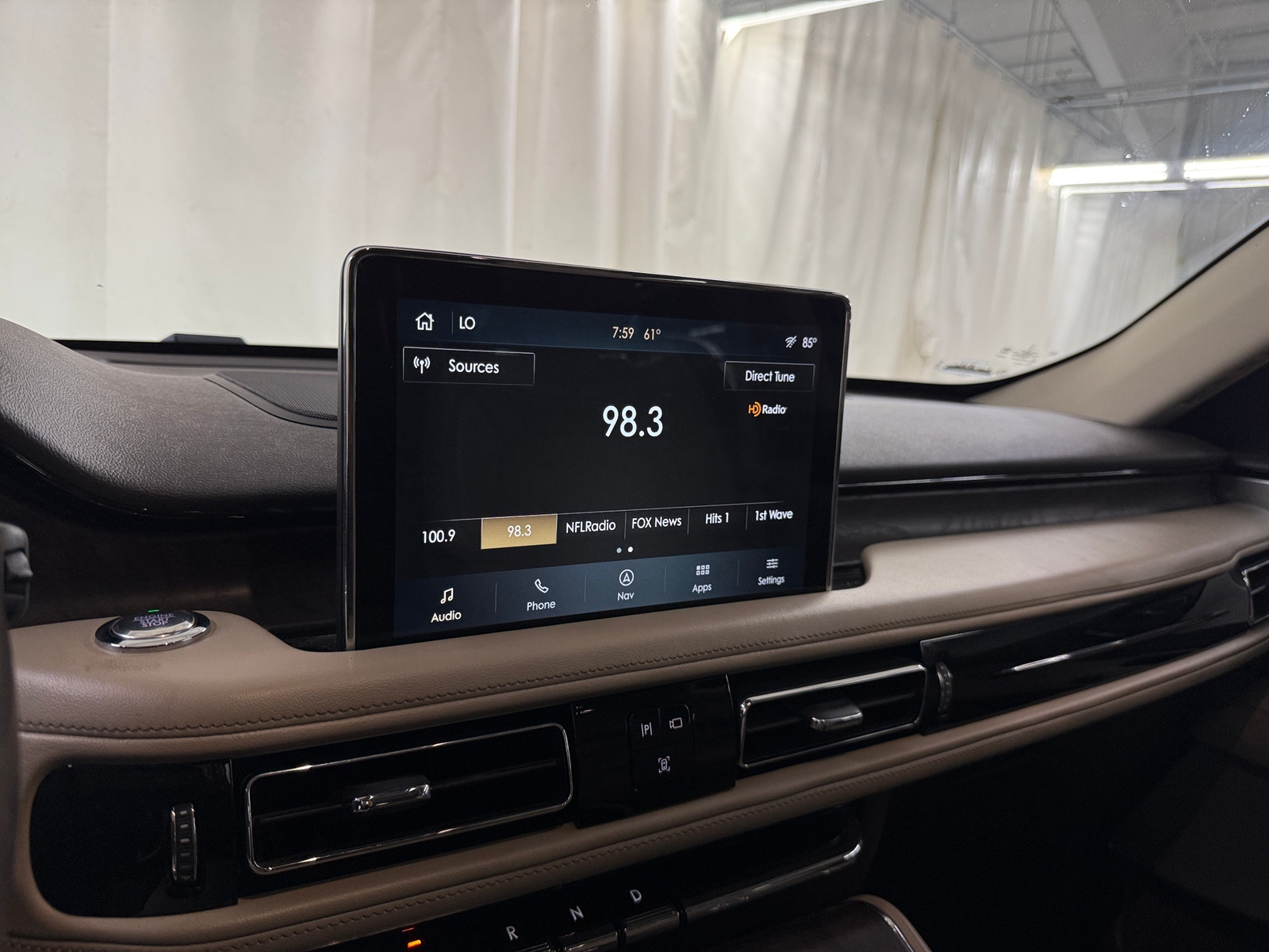 Thumbnail: 2020 Lincoln Aviator - 3