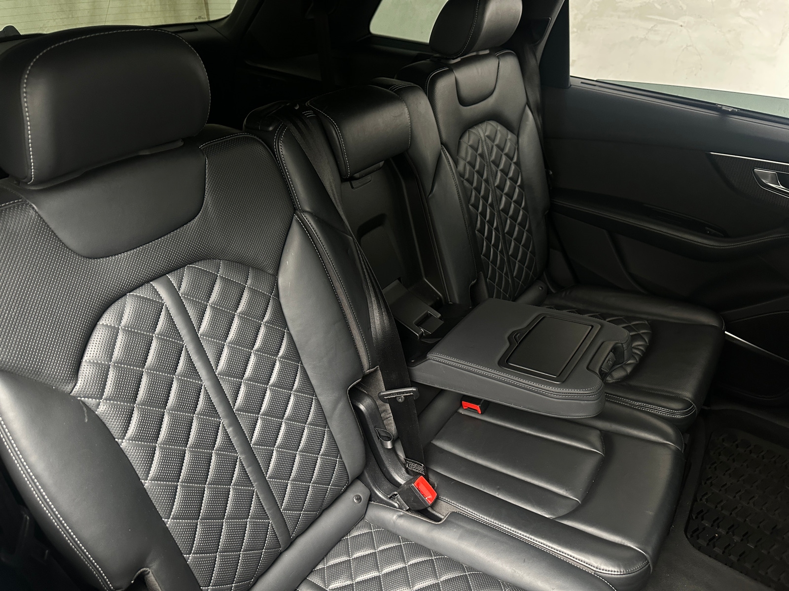 Thumbnail: 2021 Audi SQ7 - 6