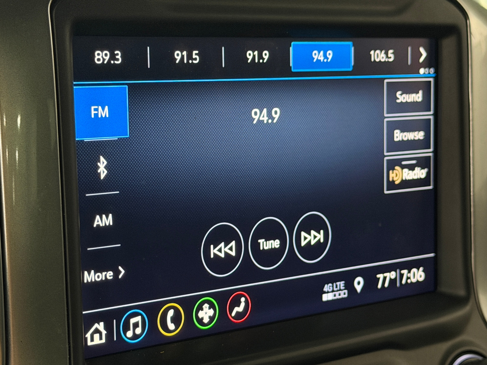 Thumbnail: 2019 Chevrolet Silverado 1500 - 4