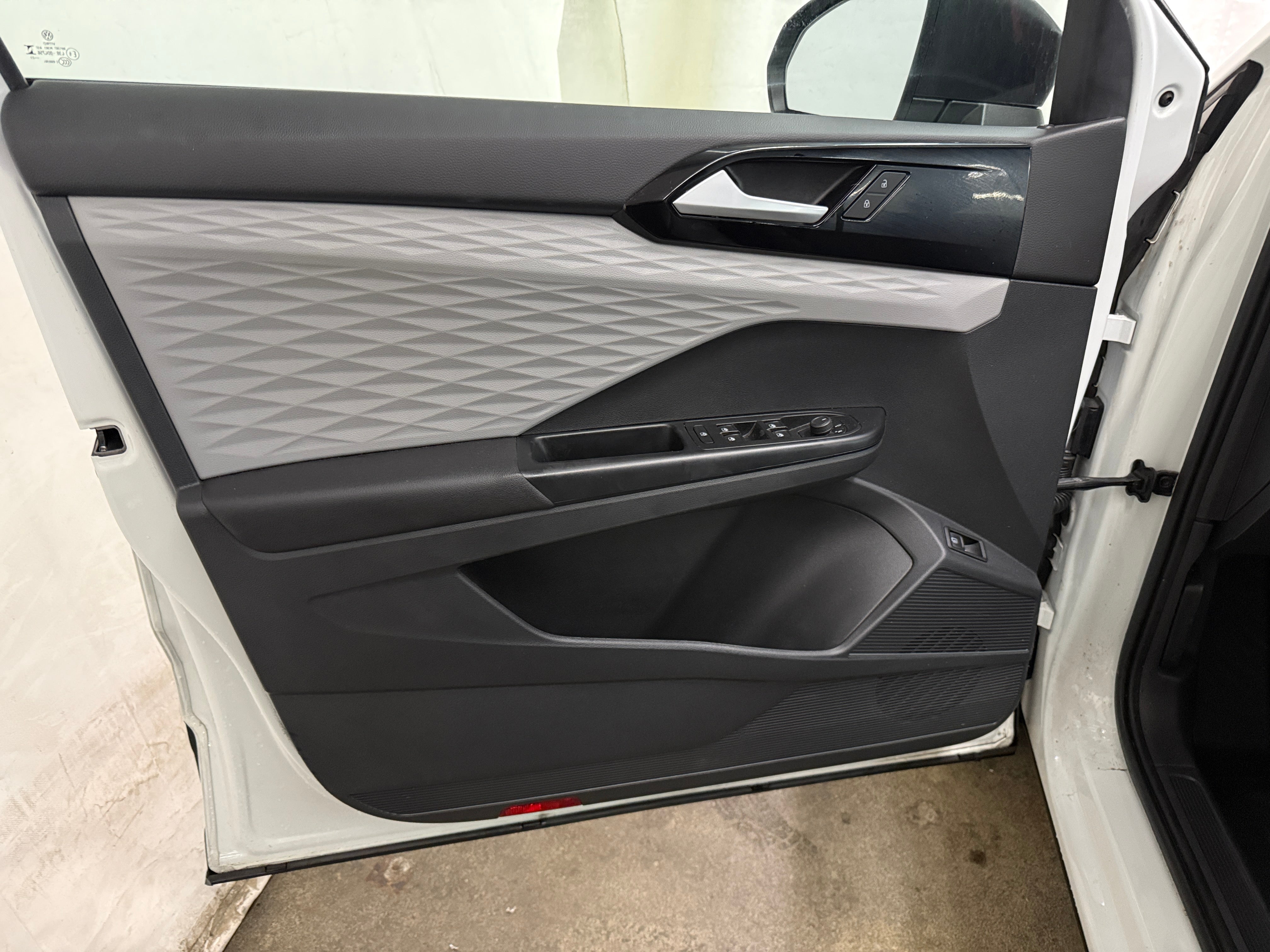 2023 Volkswagen Taos
