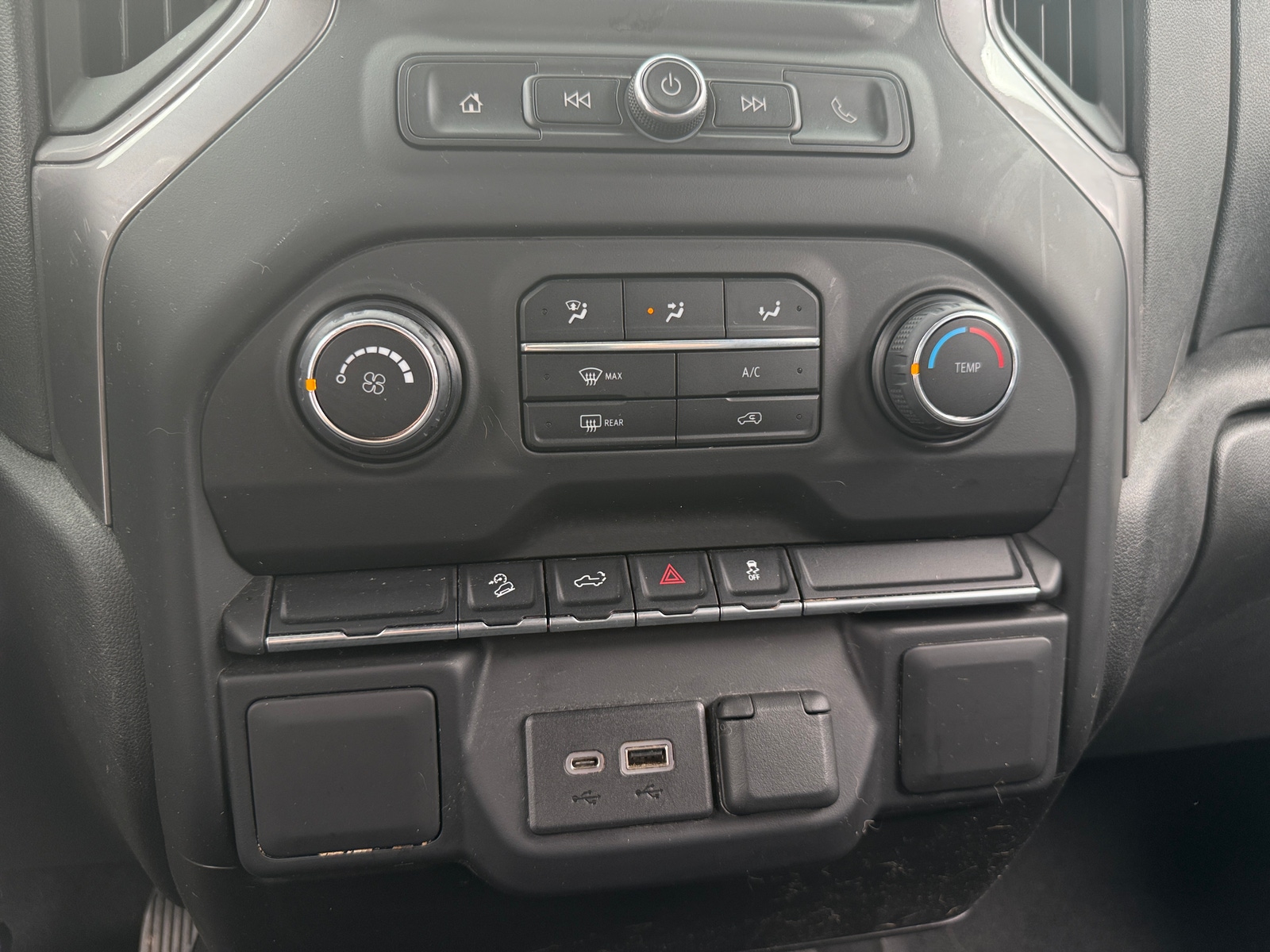 Thumbnail: 2021 Chevrolet Silverado 1500 - 4