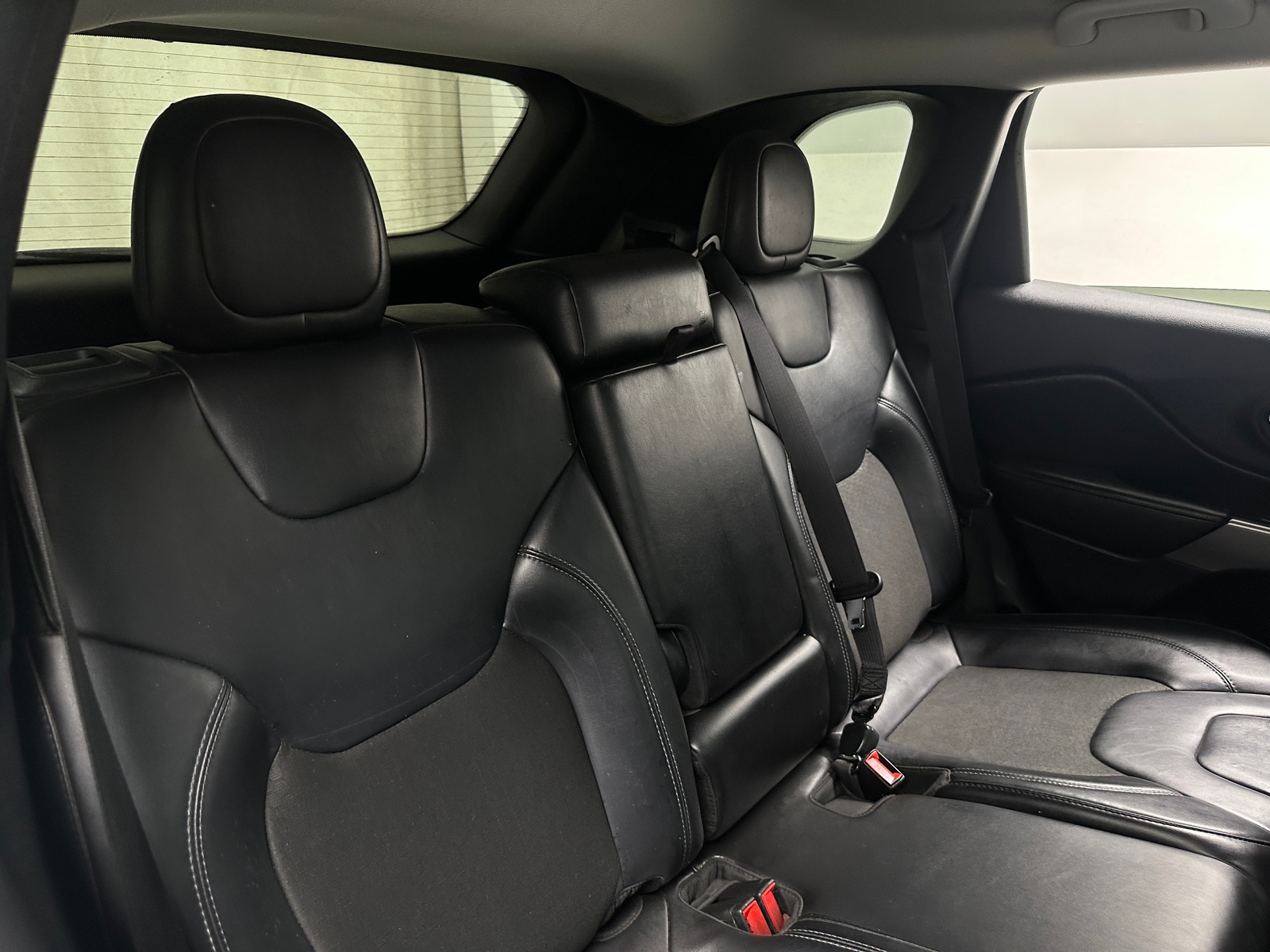 Thumbnail: 2020 Jeep Cherokee - 6