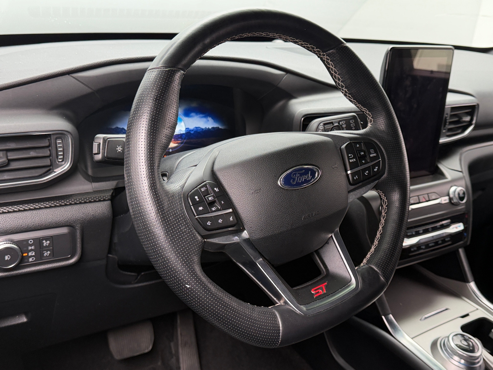 Thumbnail: 2020 Ford Explorer - 4