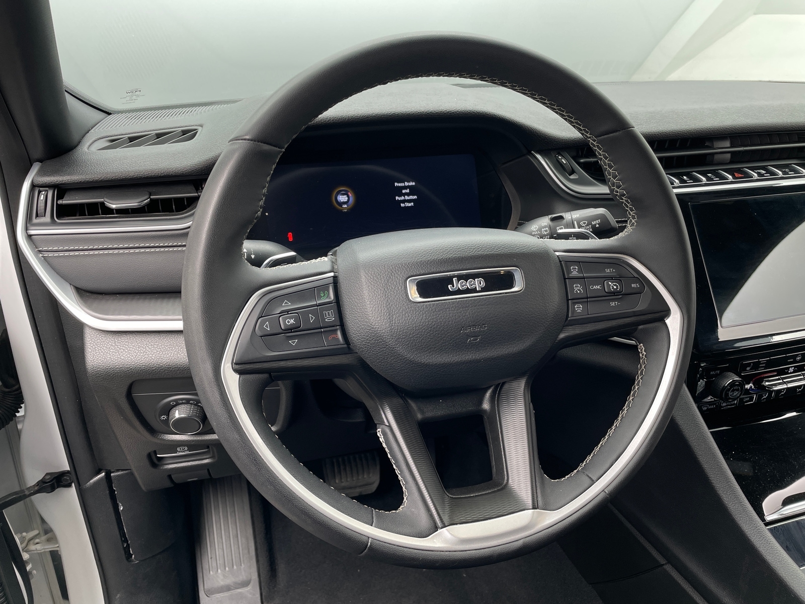 Thumbnail: 2024 Jeep Grand Cherokee L - 4