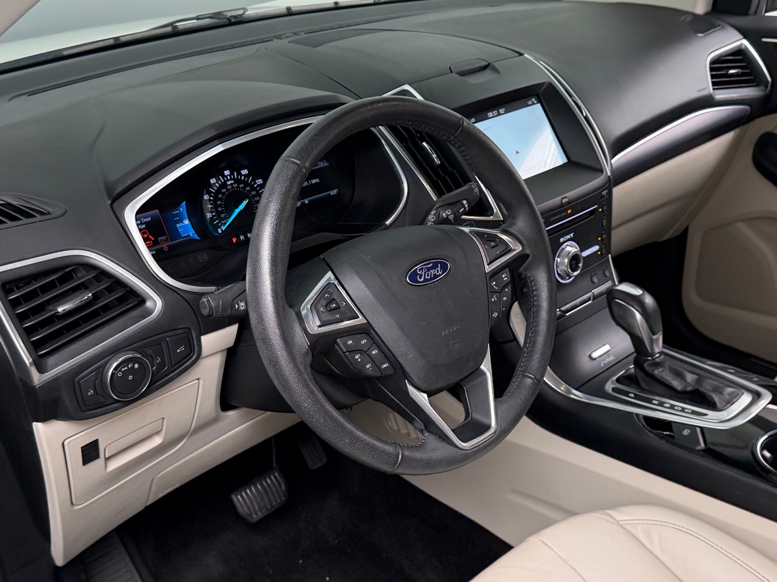 Thumbnail: 2017 Ford Edge - 4