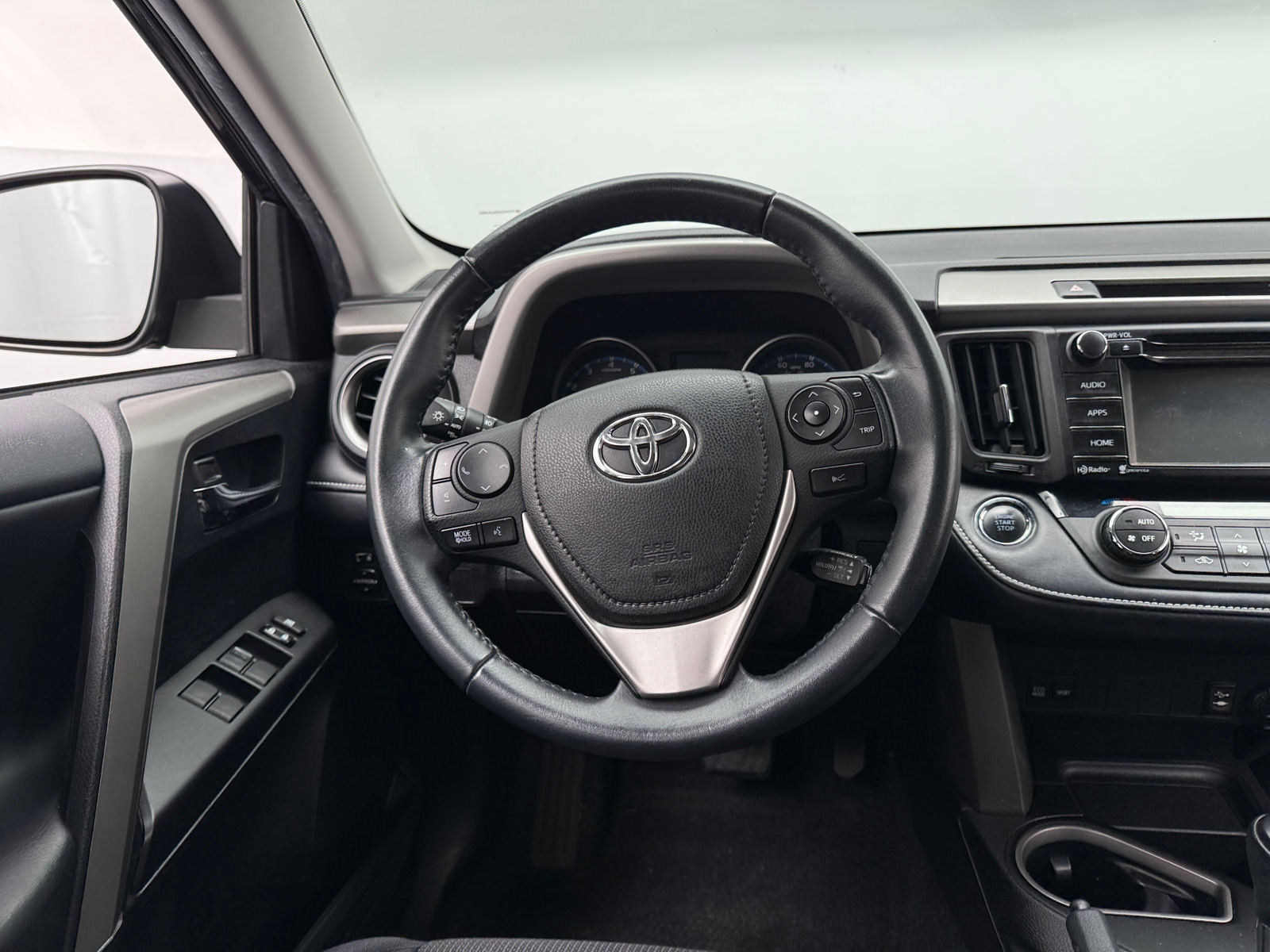 Thumbnail: 2018 Toyota RAV4 - 5