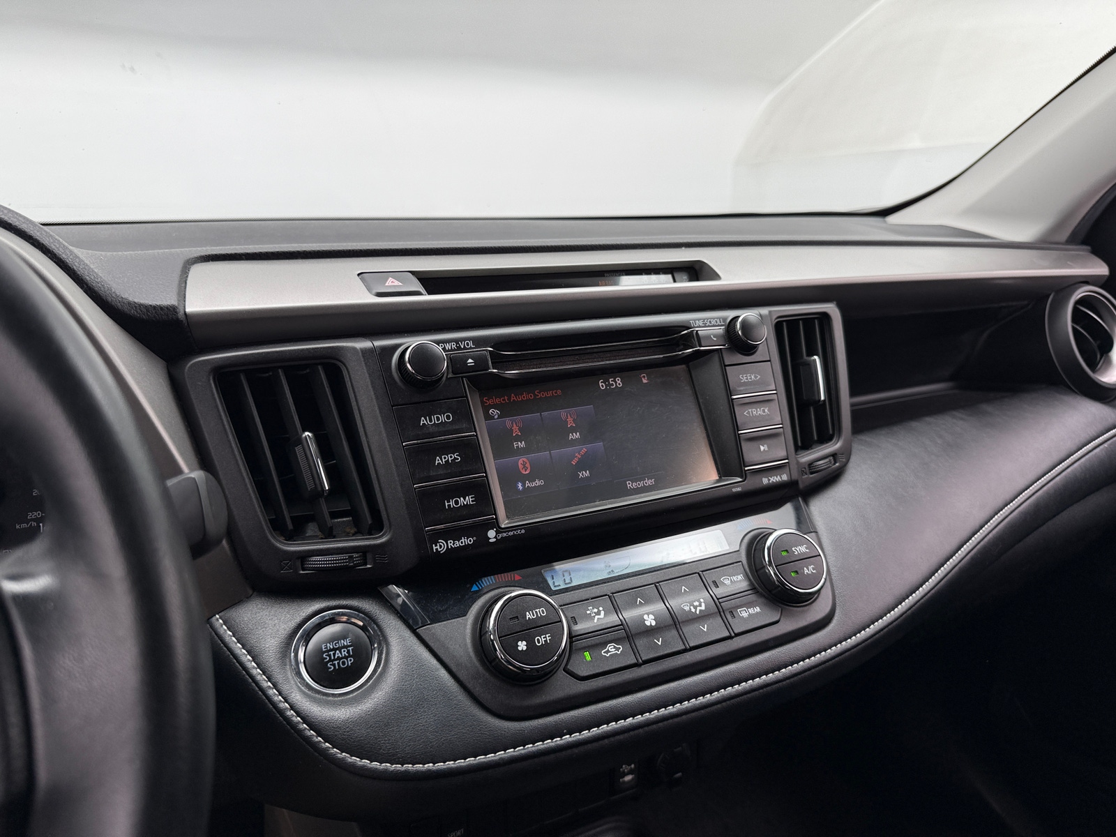 Thumbnail: 2018 Toyota RAV4 - 4