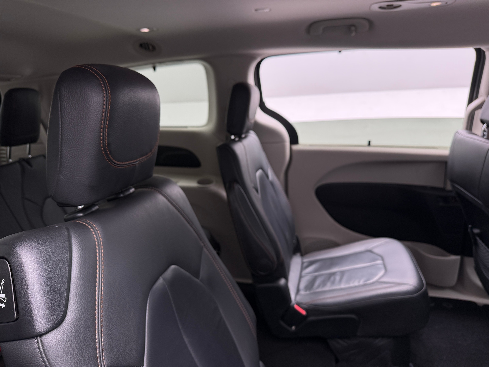 Thumbnail: 2017 Chrysler Pacifica - 5