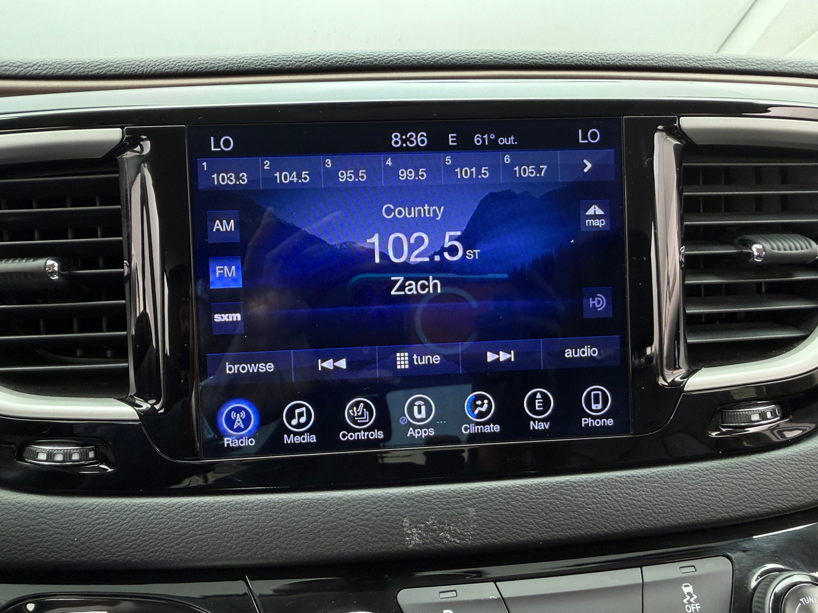 Thumbnail: 2017 Chrysler Pacifica - 3