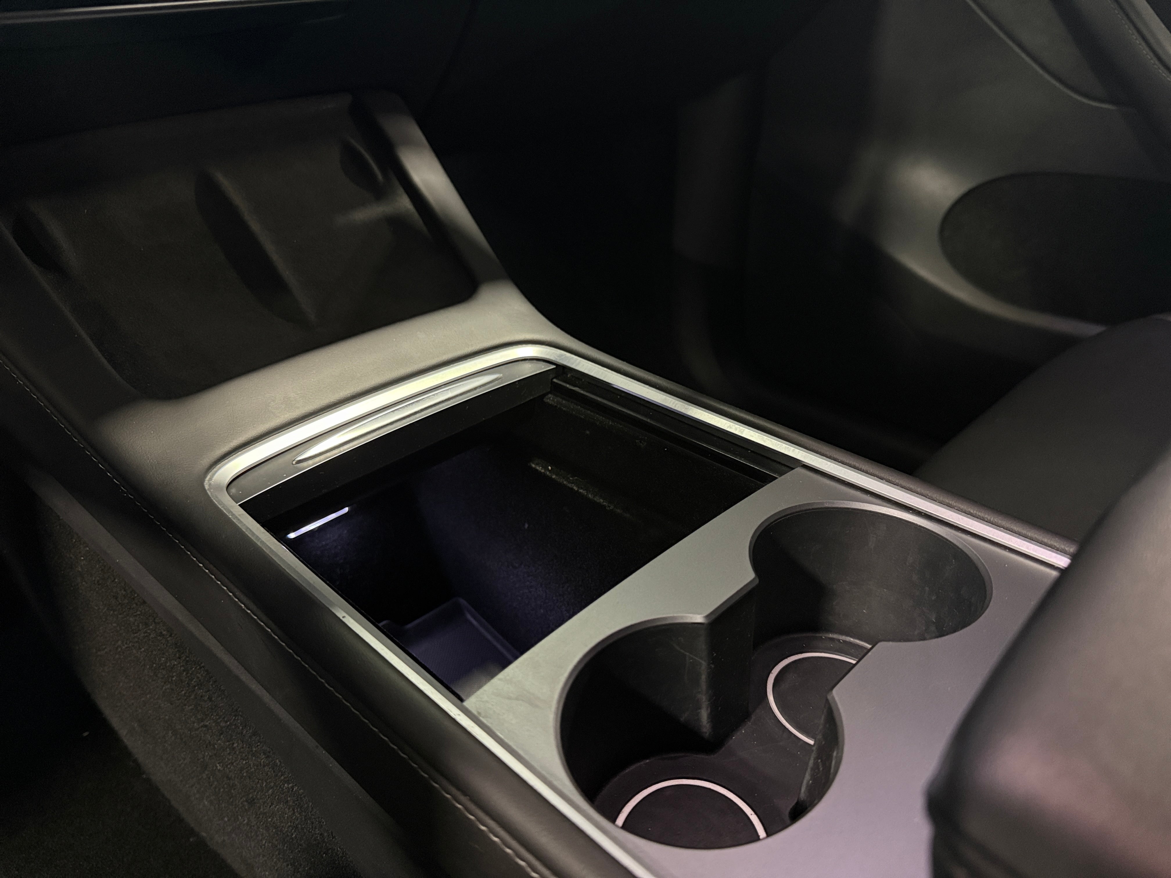 Used 2022 Tesla Model Y Long Range with VIN 7SAYGDEE9NA019164 for sale in Oak Creek, WI