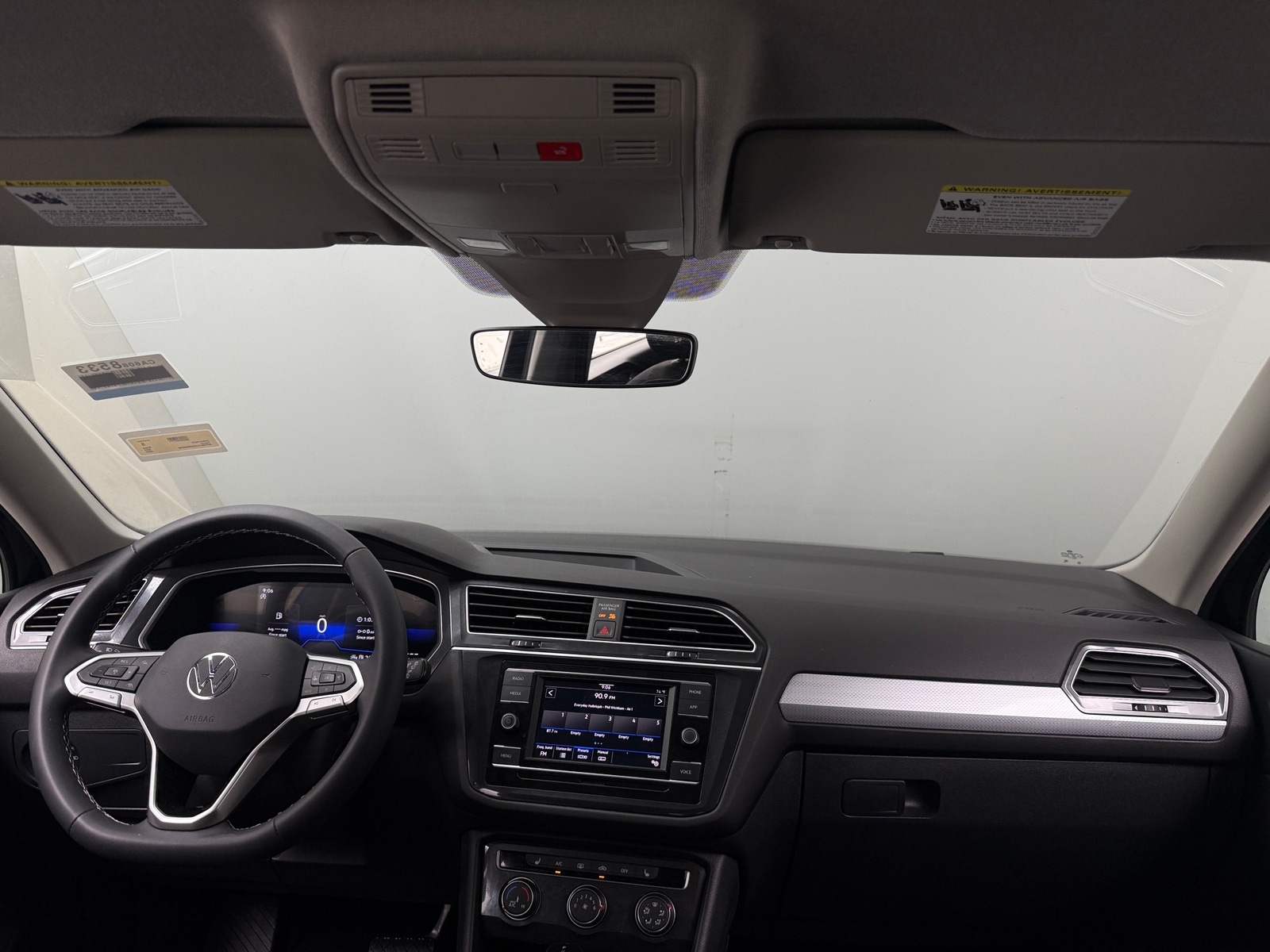 Thumbnail: 2024 Volkswagen Tiguan - 3