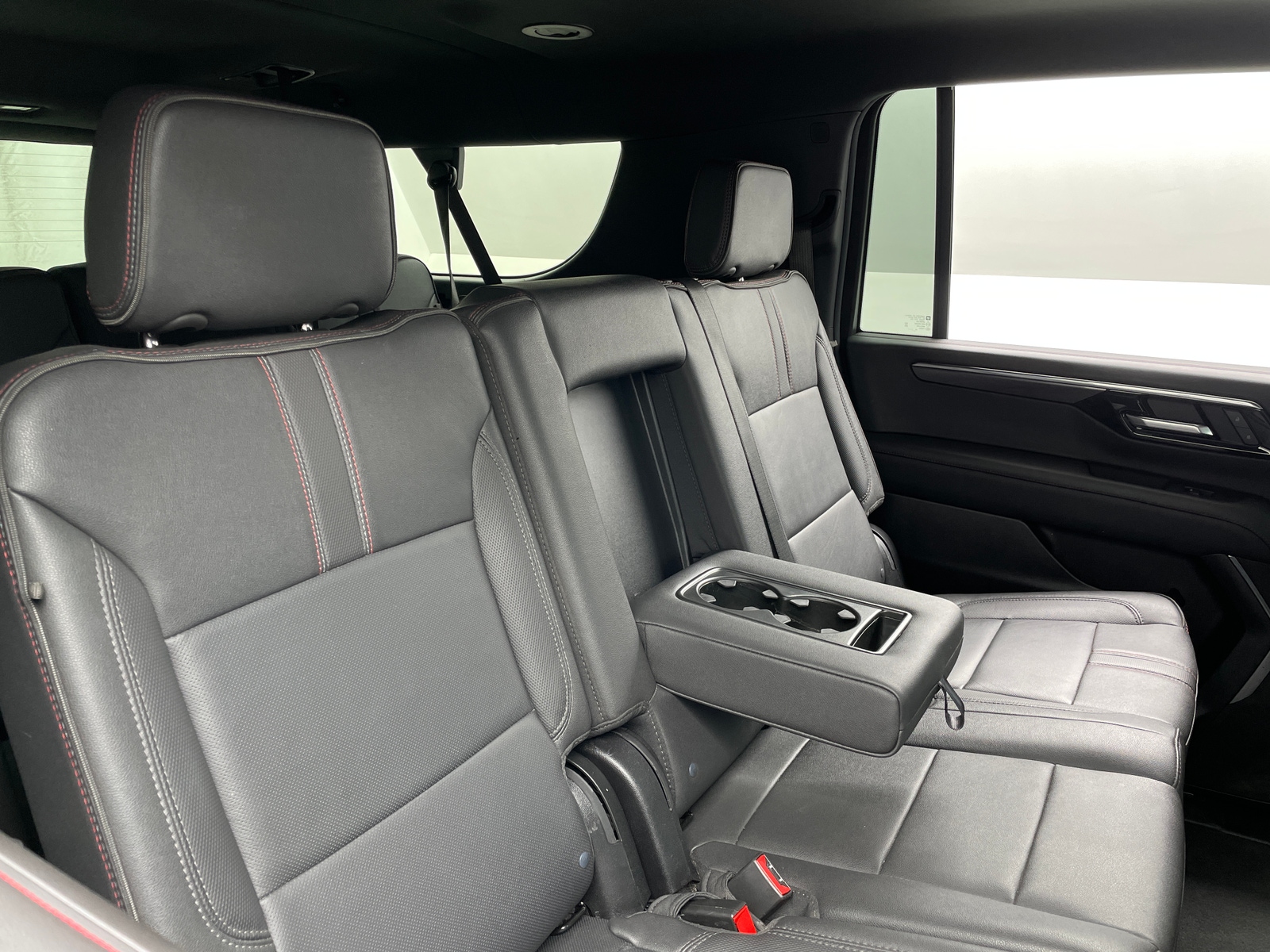 Thumbnail: 2026 Chevrolet Suburban - 5
