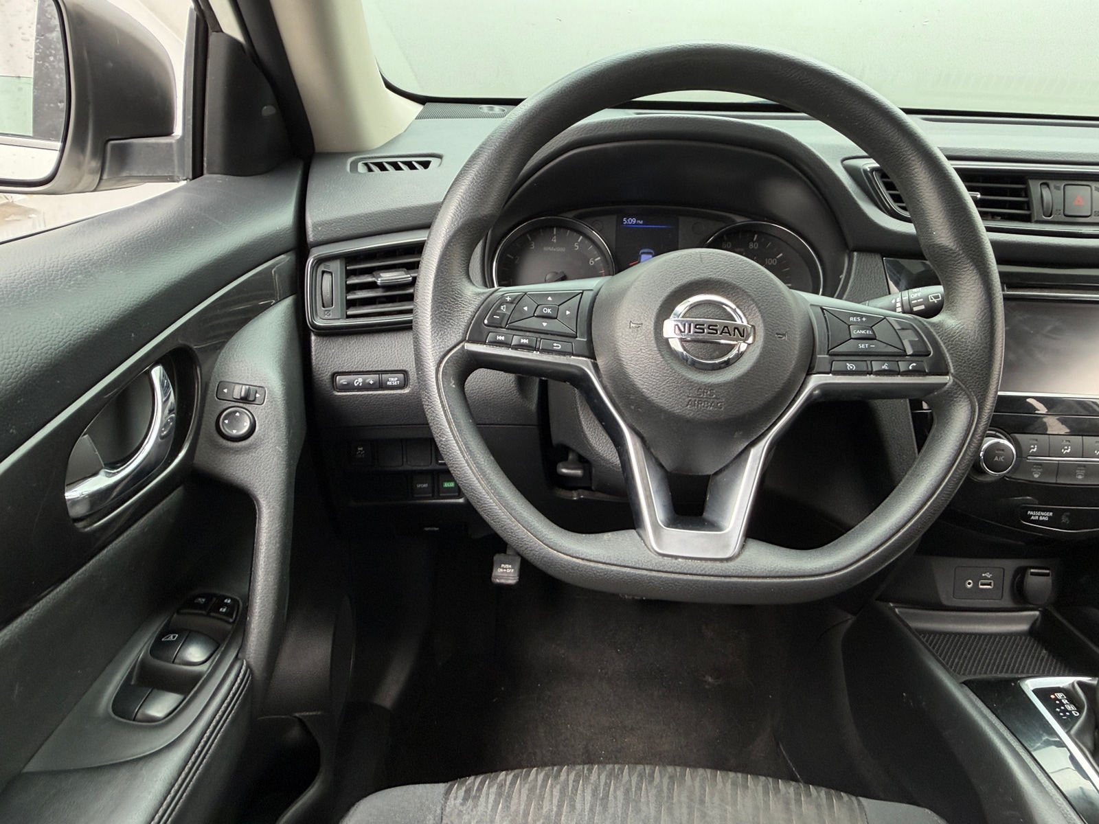 Thumbnail: 2018 Nissan Rogue - 5
