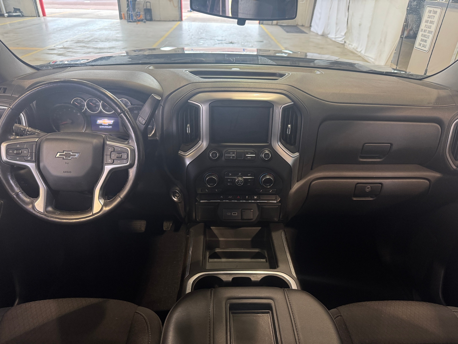 Thumbnail: 2020 Chevrolet Silverado 1500 - 3