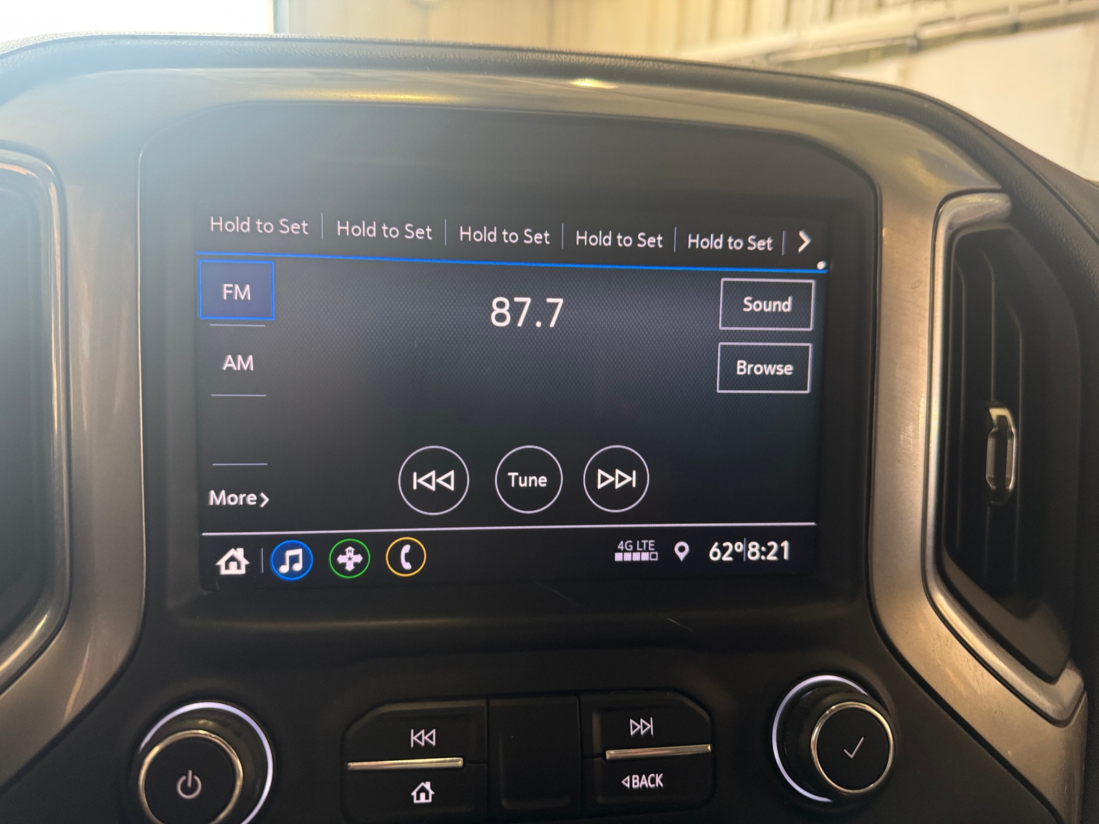 Thumbnail: 2020 Chevrolet Silverado 1500 - 4