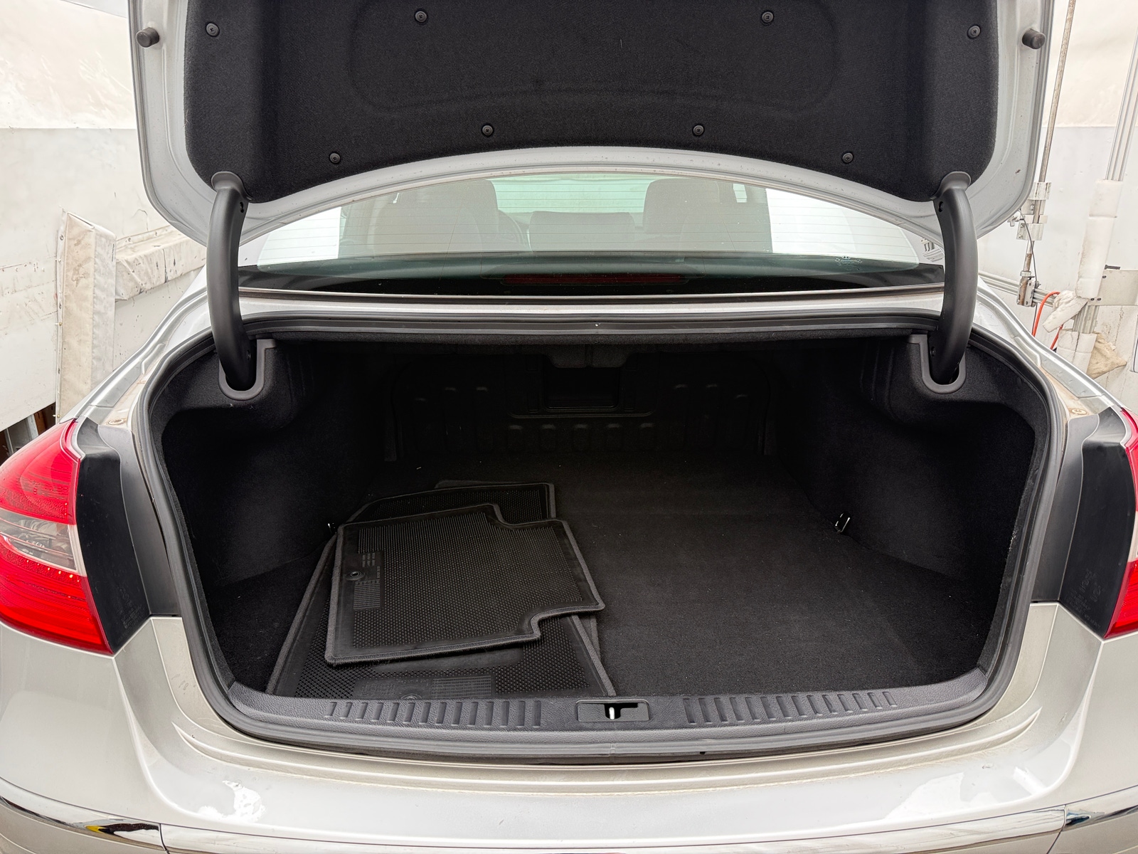 Thumbnail: 2014 Hyundai Genesis - 6
