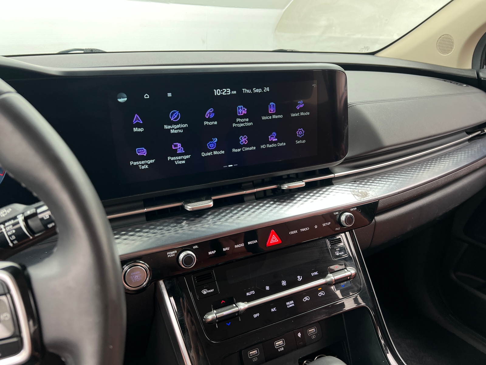 Thumbnail: 2024 Kia Carnival - 3