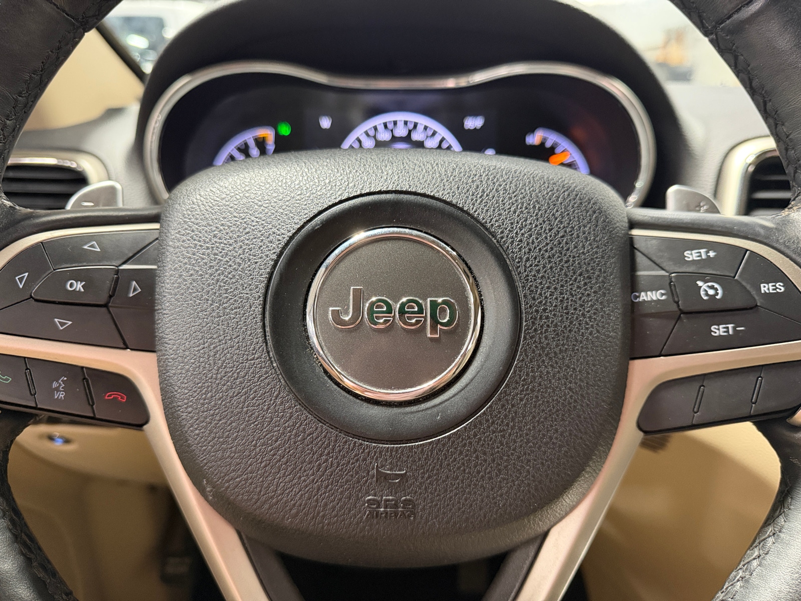 Thumbnail: 2017 Jeep Grand Cherokee - 4