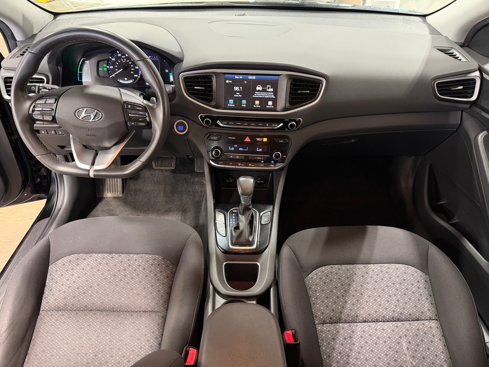 Thumbnail: 2019 Hyundai Ioniq - 3