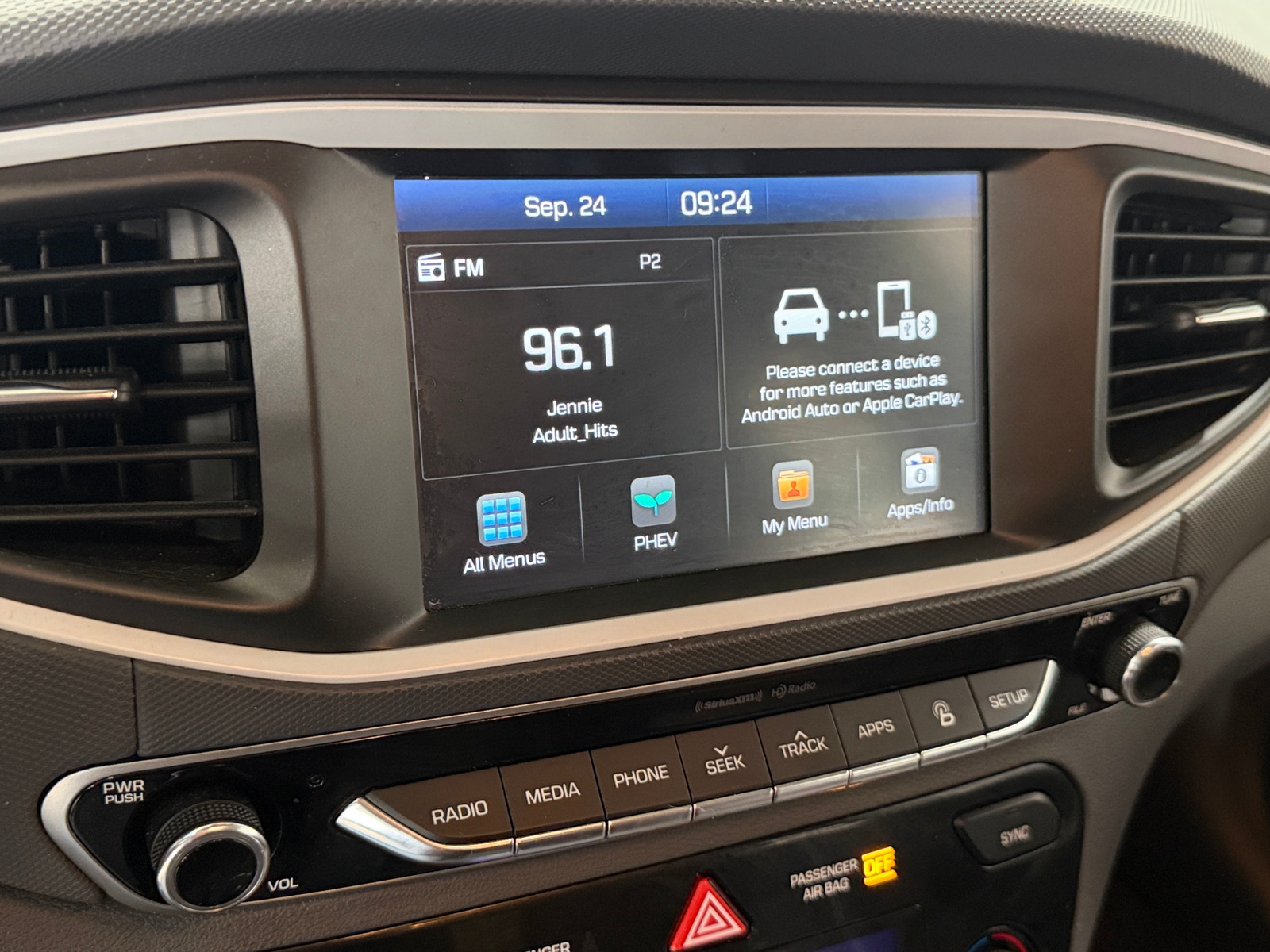 Thumbnail: 2019 Hyundai Ioniq - 4