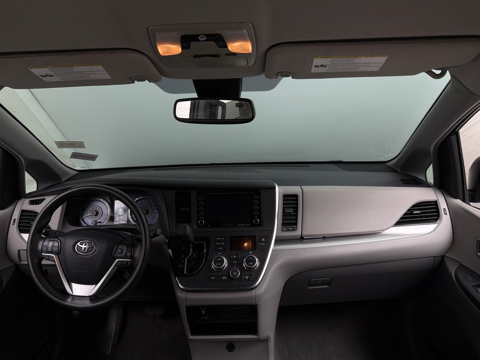 Thumbnail: 2018 Toyota Sienna - 3