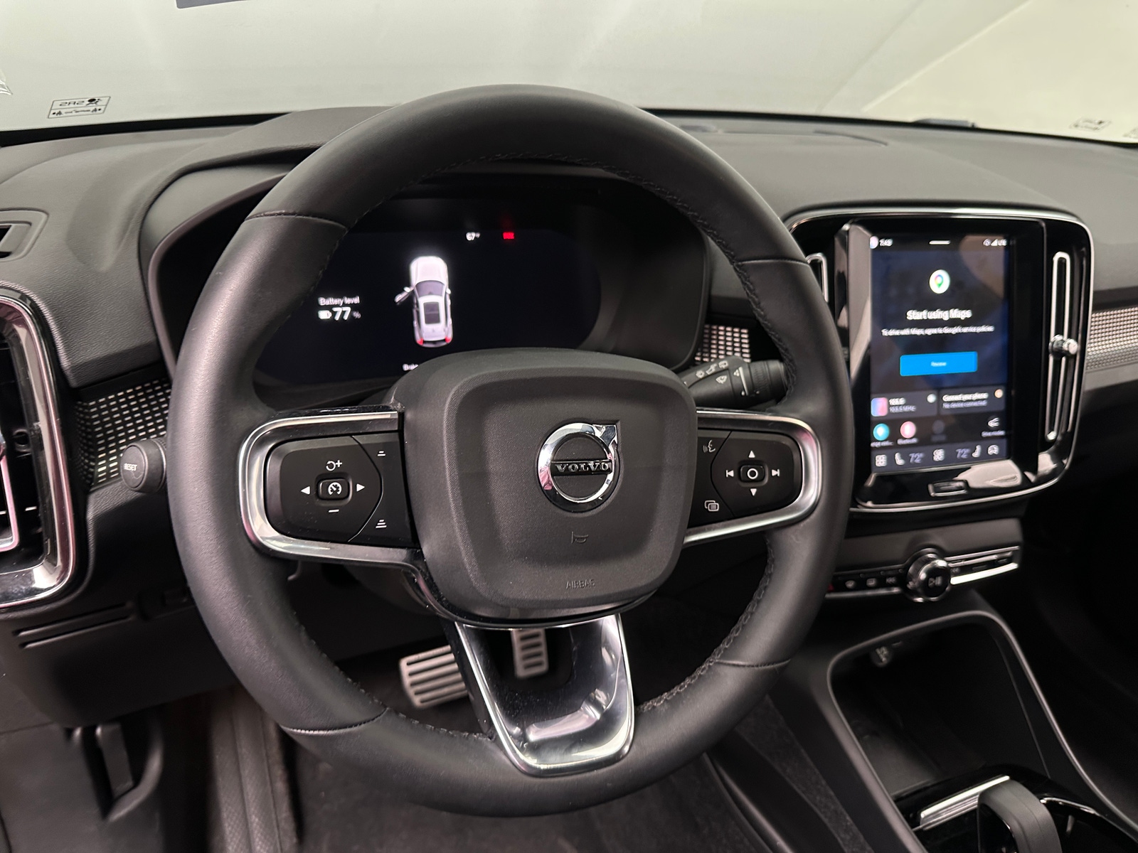 Thumbnail: 2022 Volvo XC40 - 4