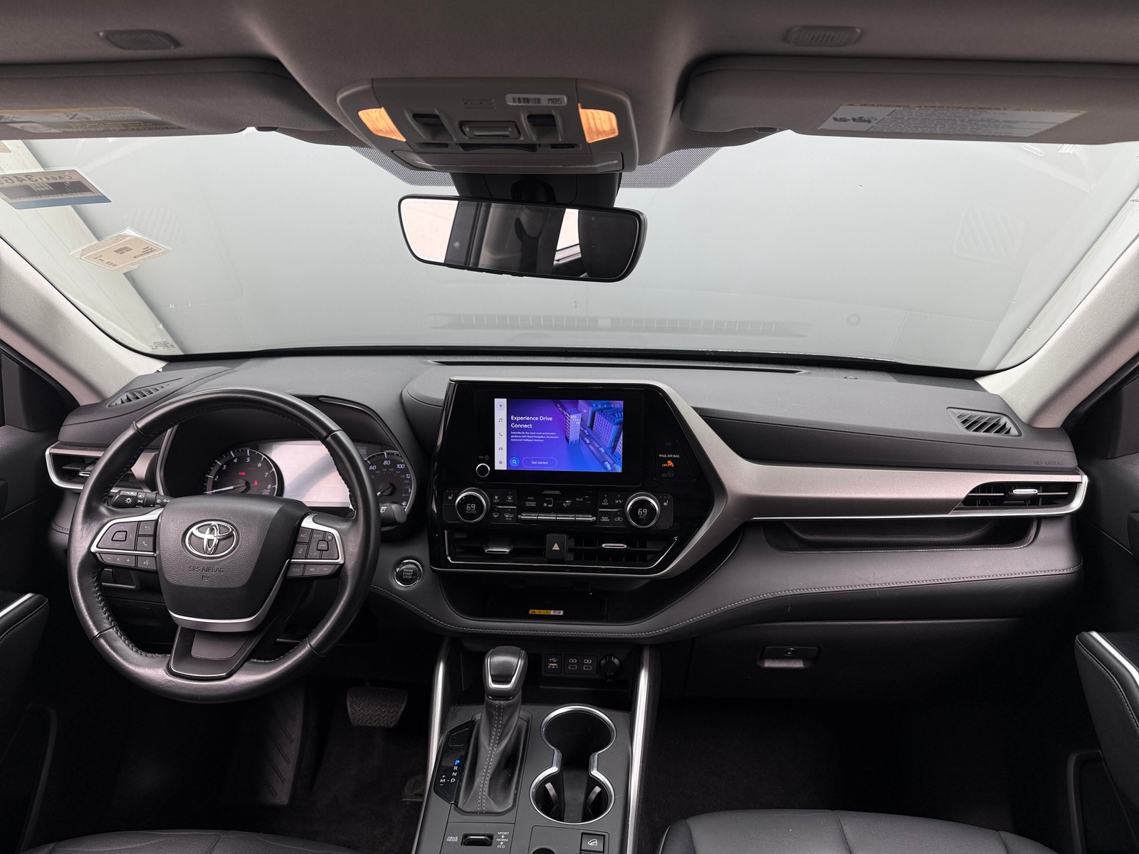 Thumbnail: 2023 Toyota Highlander - 3