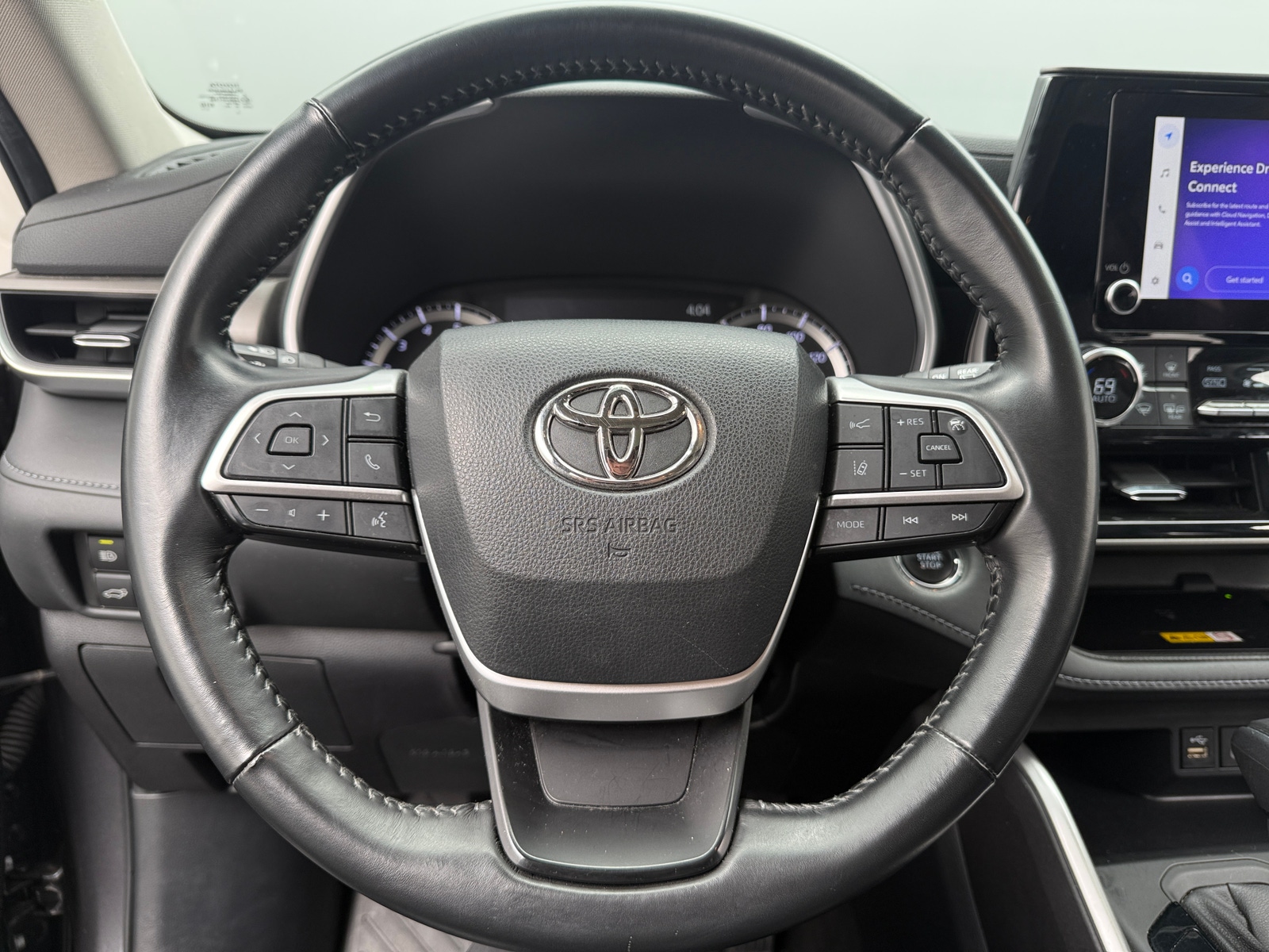 Thumbnail: 2023 Toyota Highlander - 5