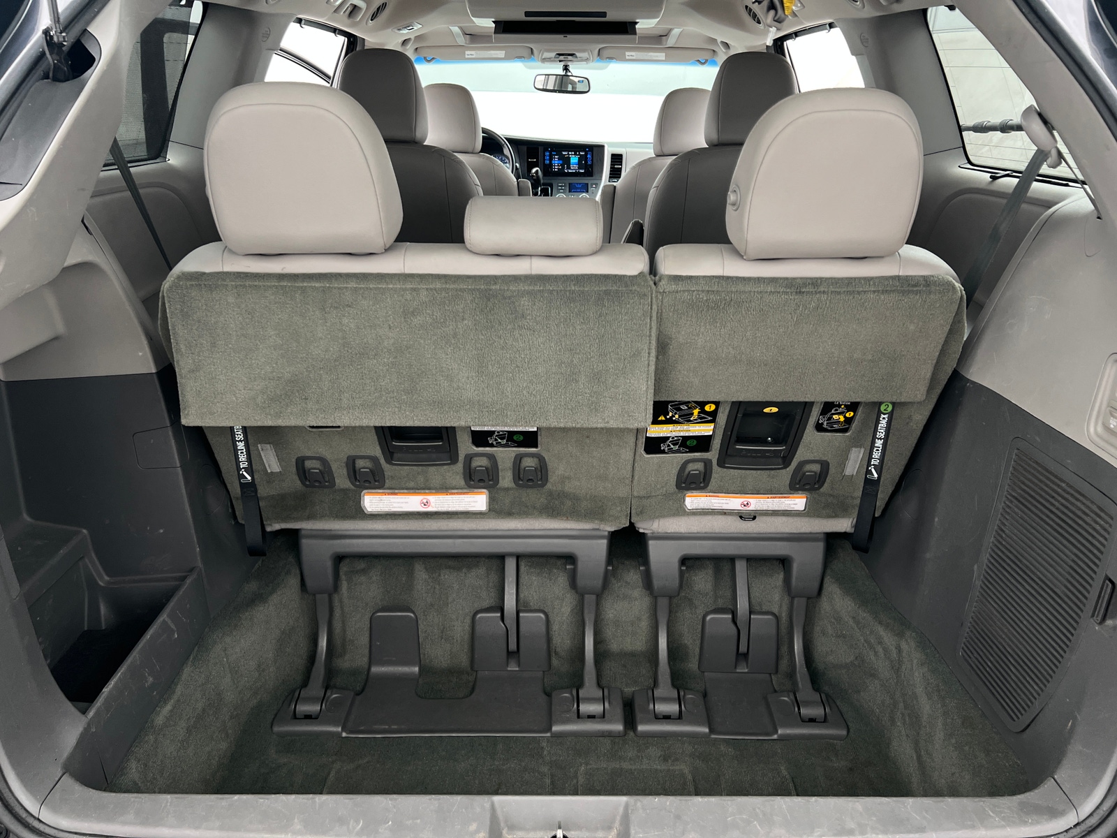 Thumbnail: 2015 Toyota Sienna - 6