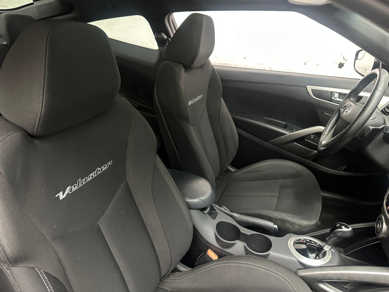 Thumbnail: 2017 Hyundai Veloster - 2