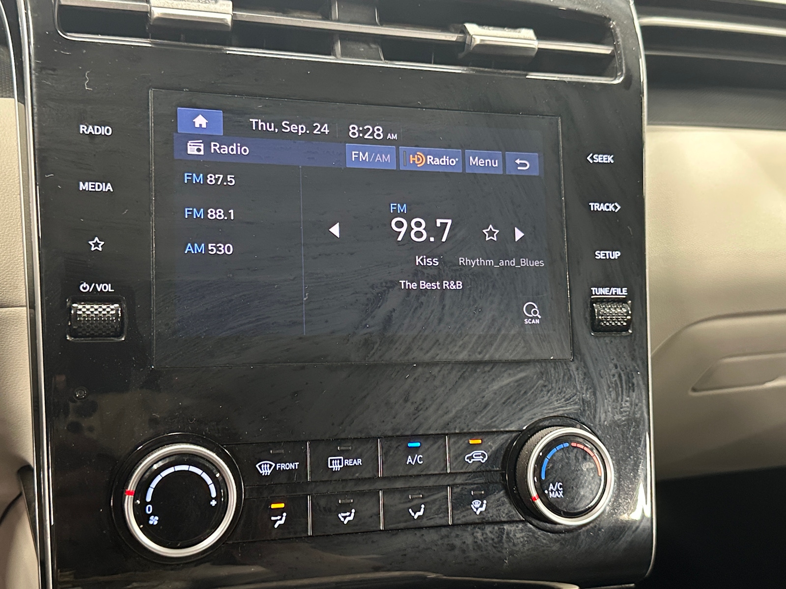 Thumbnail: 2024 Hyundai Tucson - 4